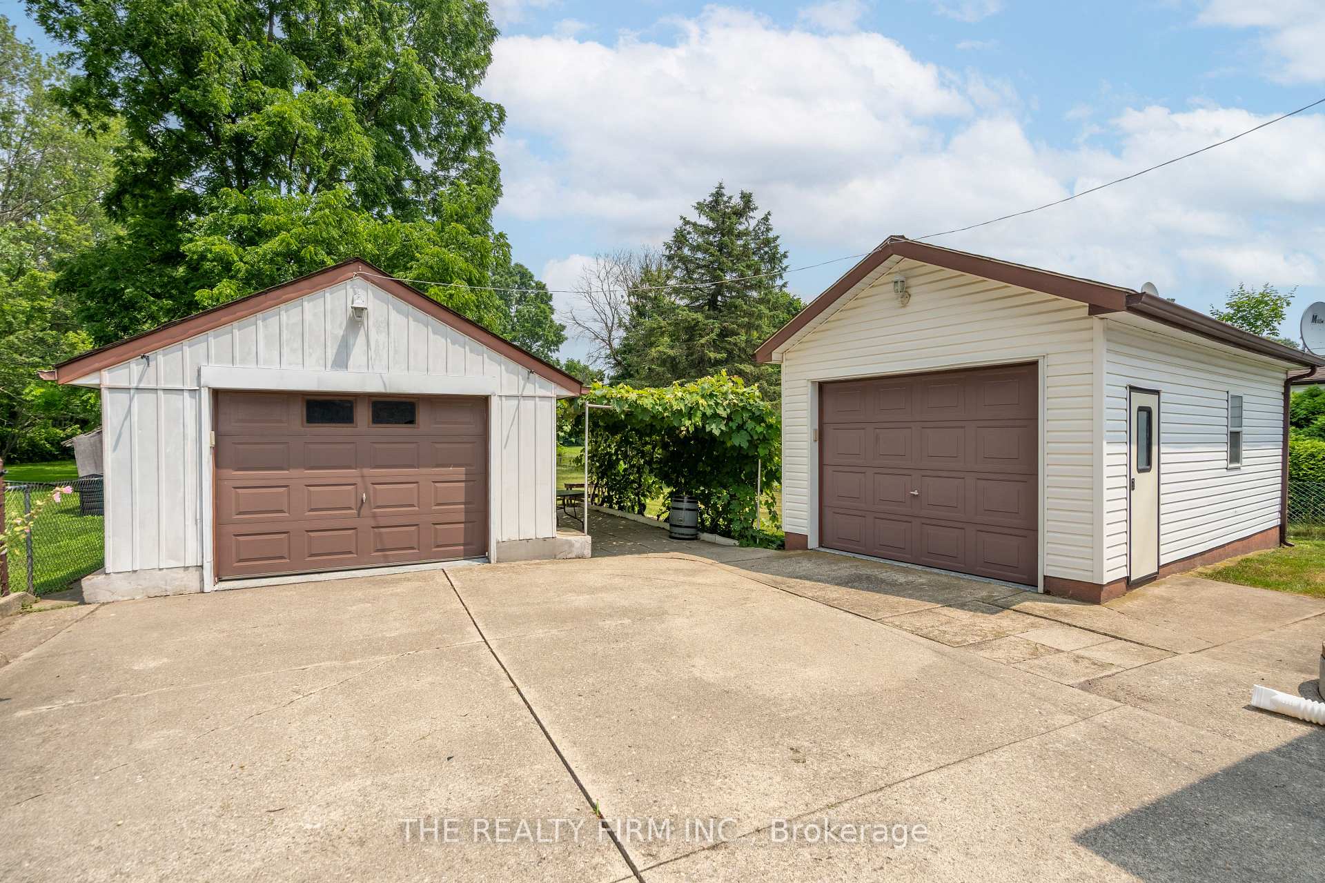 Photo 22 of 22326 Adelaide Road, Strathroy-Caradoc, Mount Brydges — HOMEH
