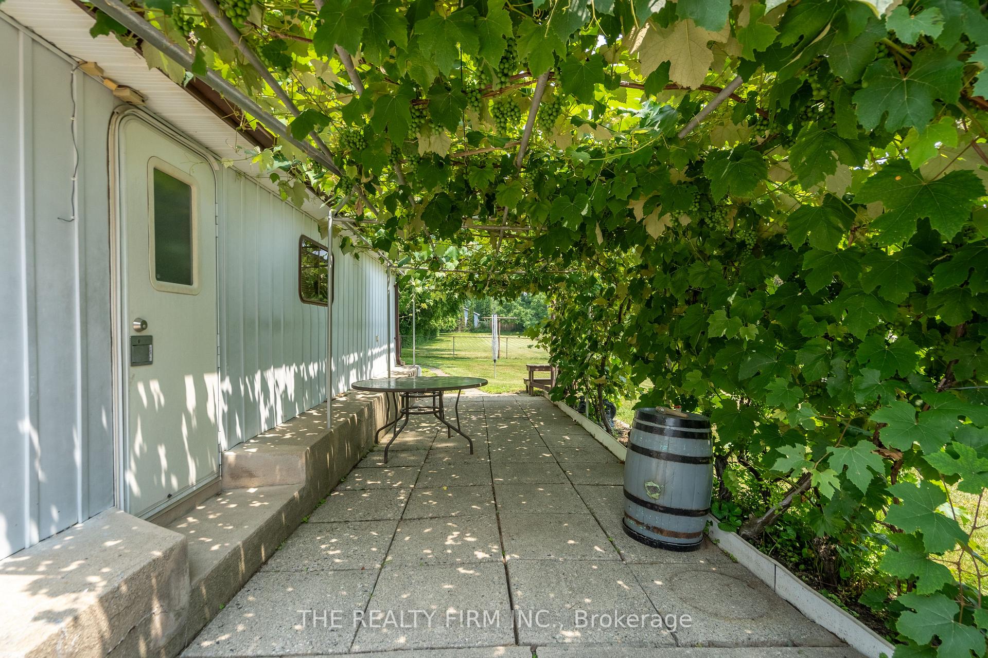 Photo 23 of 22326 Adelaide Road, Strathroy-Caradoc, Mount Brydges — HOMEH