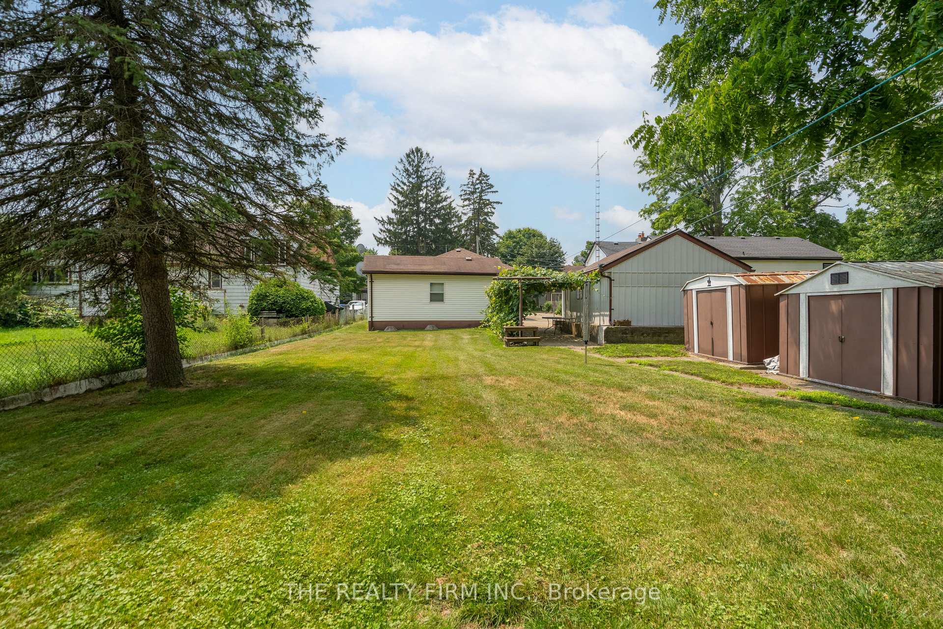 Photo 25 of 22326 Adelaide Road, Strathroy-Caradoc, Mount Brydges — HOMEH