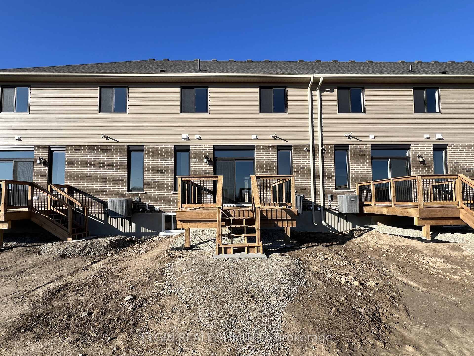 Photo 3 of 71 Braun Avenue, Tillsonburg — HOMEH