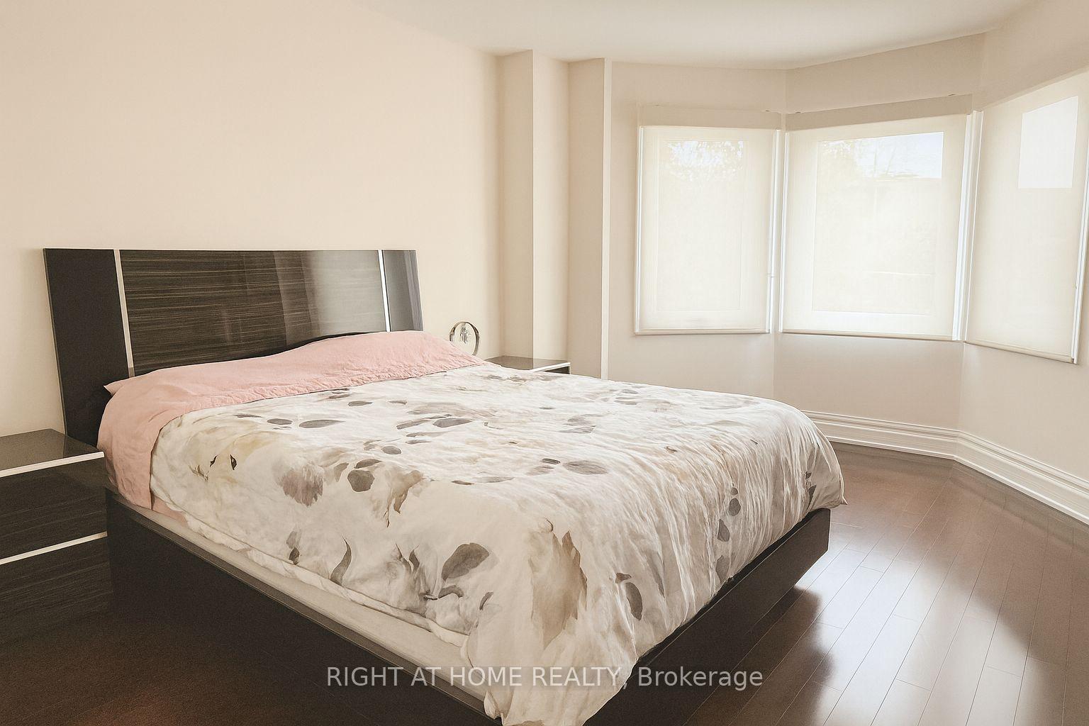 Photo 8 of 25 Keewatin Avenue, Toronto, Mount Pleasant West — HOMEH