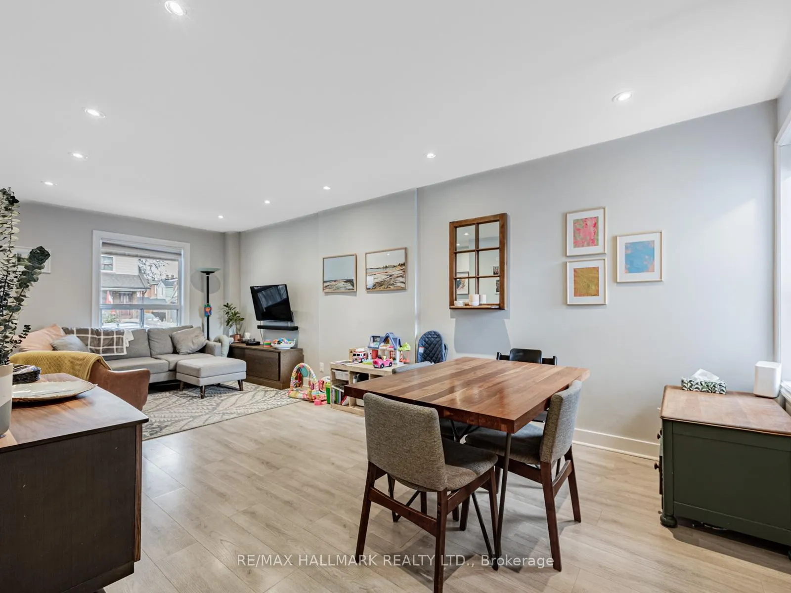 Photo 5 of 263 Springdale Boulevard, Toronto, Danforth Village-East York — HOMEH