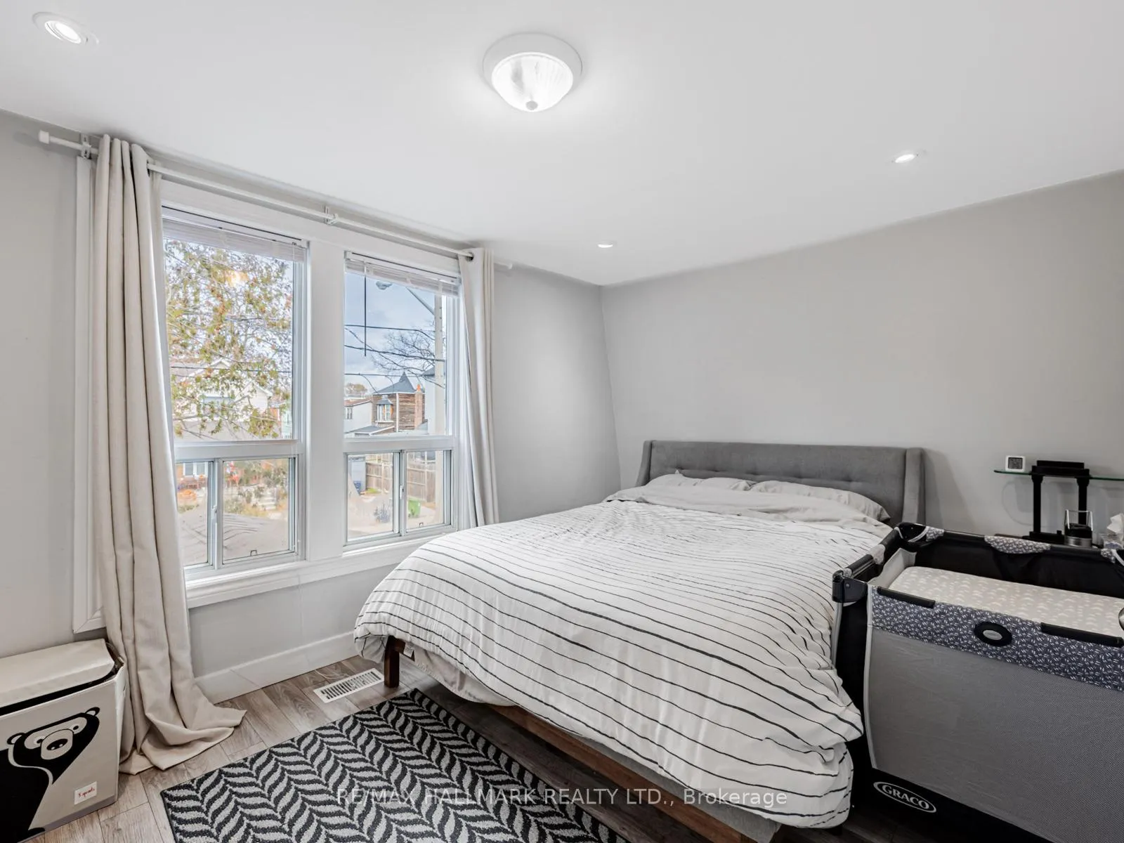 Photo 10 of 263 Springdale Boulevard, Toronto, Danforth Village-East York — HOMEH