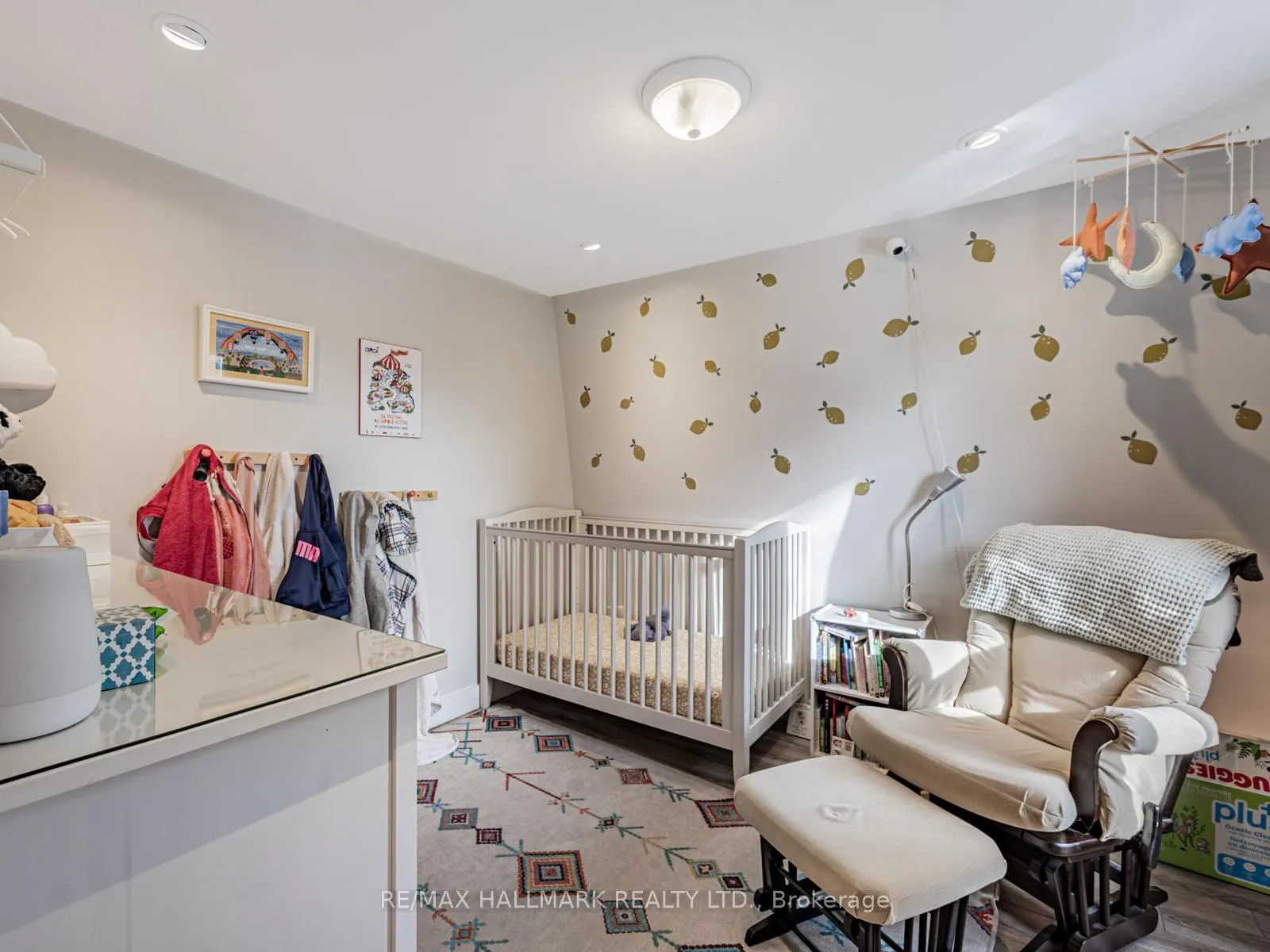 Photo 14 of 263 Springdale Boulevard, Toronto, Danforth Village-East York — HOMEH