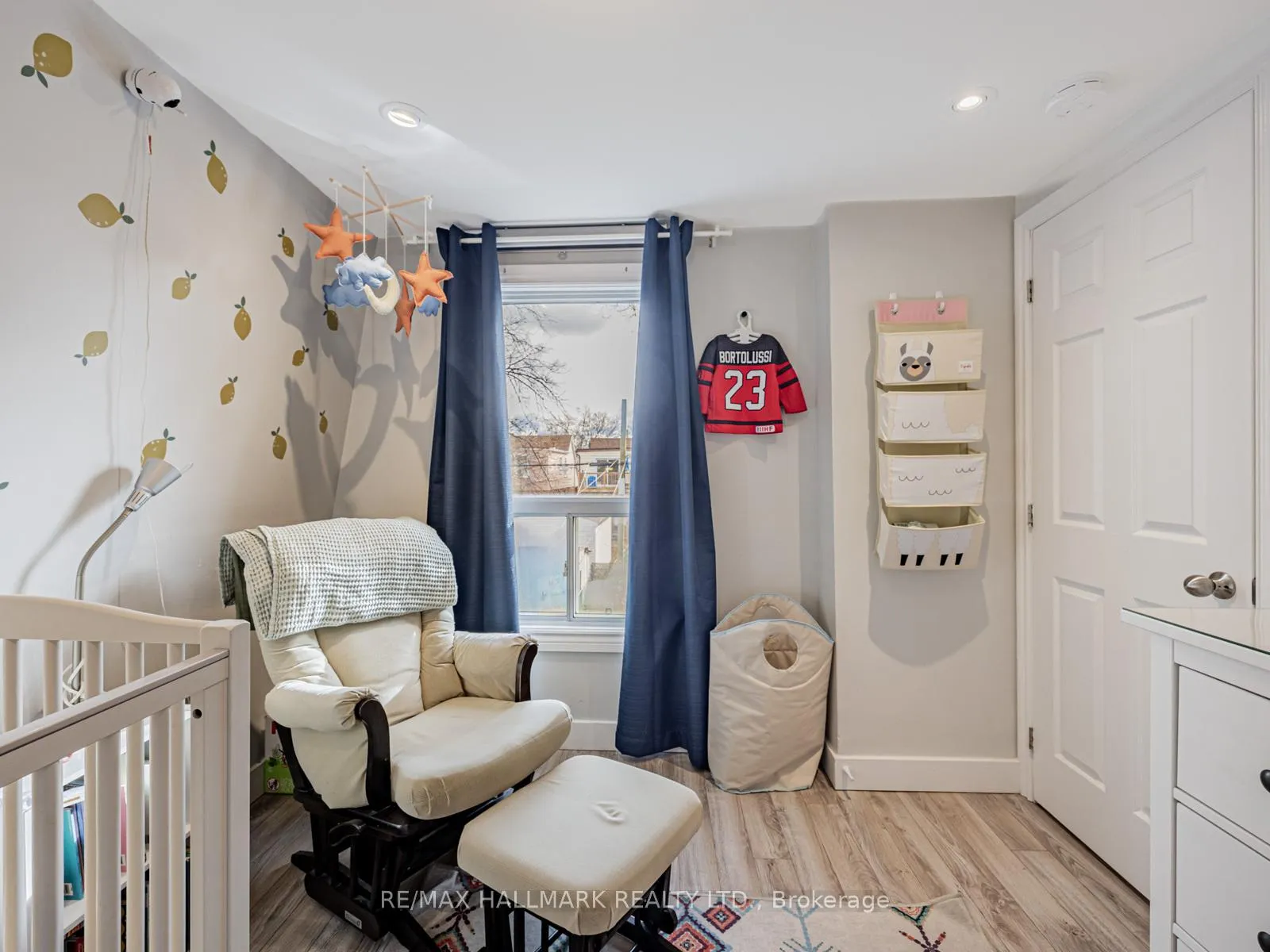 Photo 15 of 263 Springdale Boulevard, Toronto, Danforth Village-East York — HOMEH