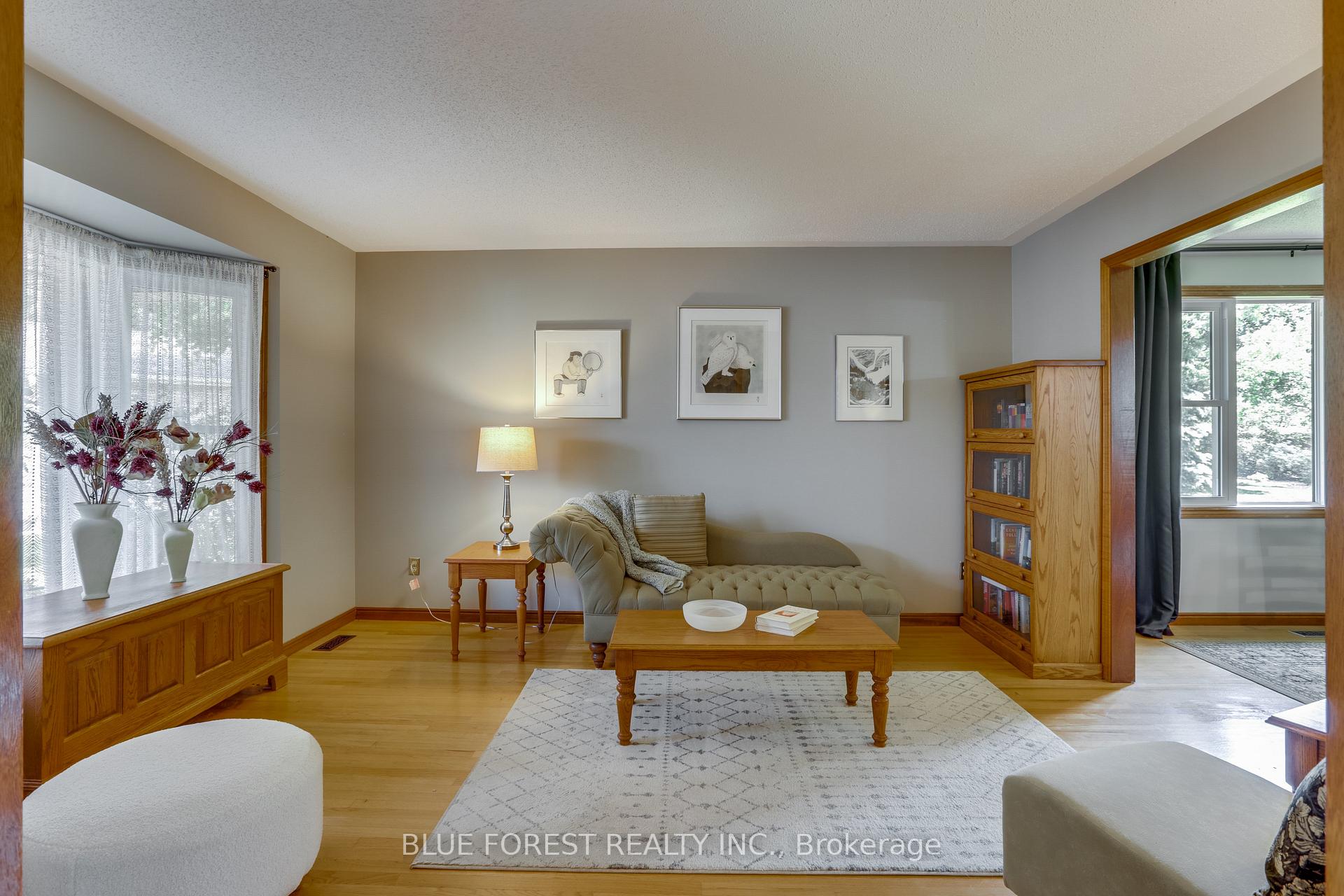 Photo 4 of 186 Scarlett Circle, Thames Centre, Dorchester — HOMEH