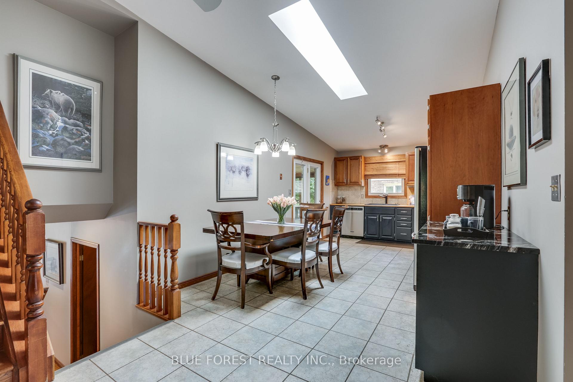Photo 9 of 186 Scarlett Circle, Thames Centre, Dorchester — HOMEH