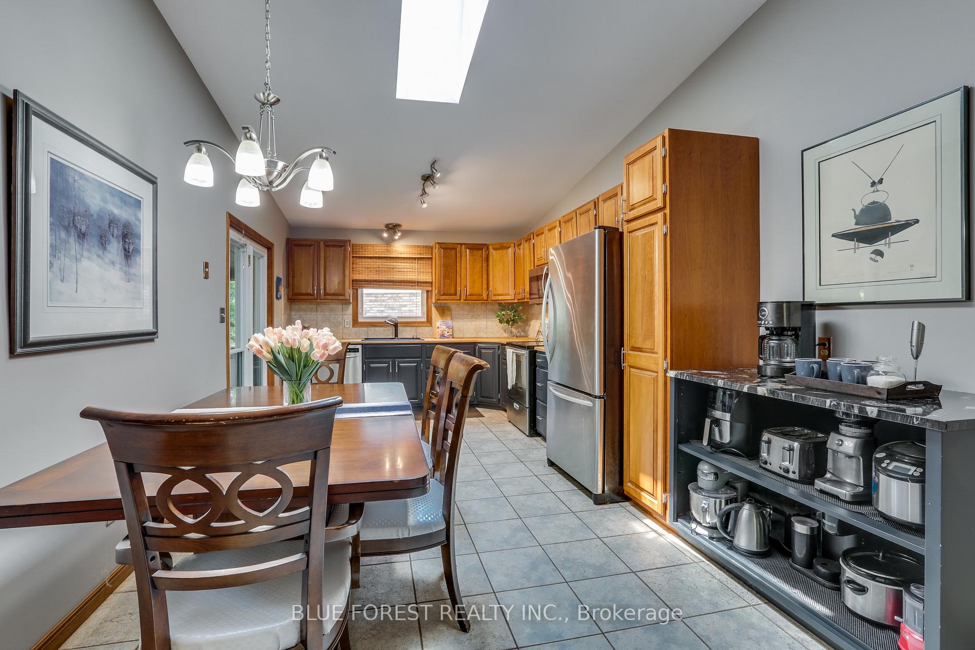Photo 10 of 186 Scarlett Circle, Thames Centre, Dorchester — HOMEH