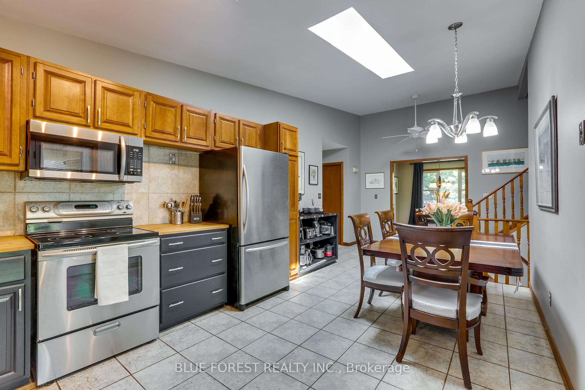 Photo 11 of 186 Scarlett Circle, Thames Centre, Dorchester — HOMEH