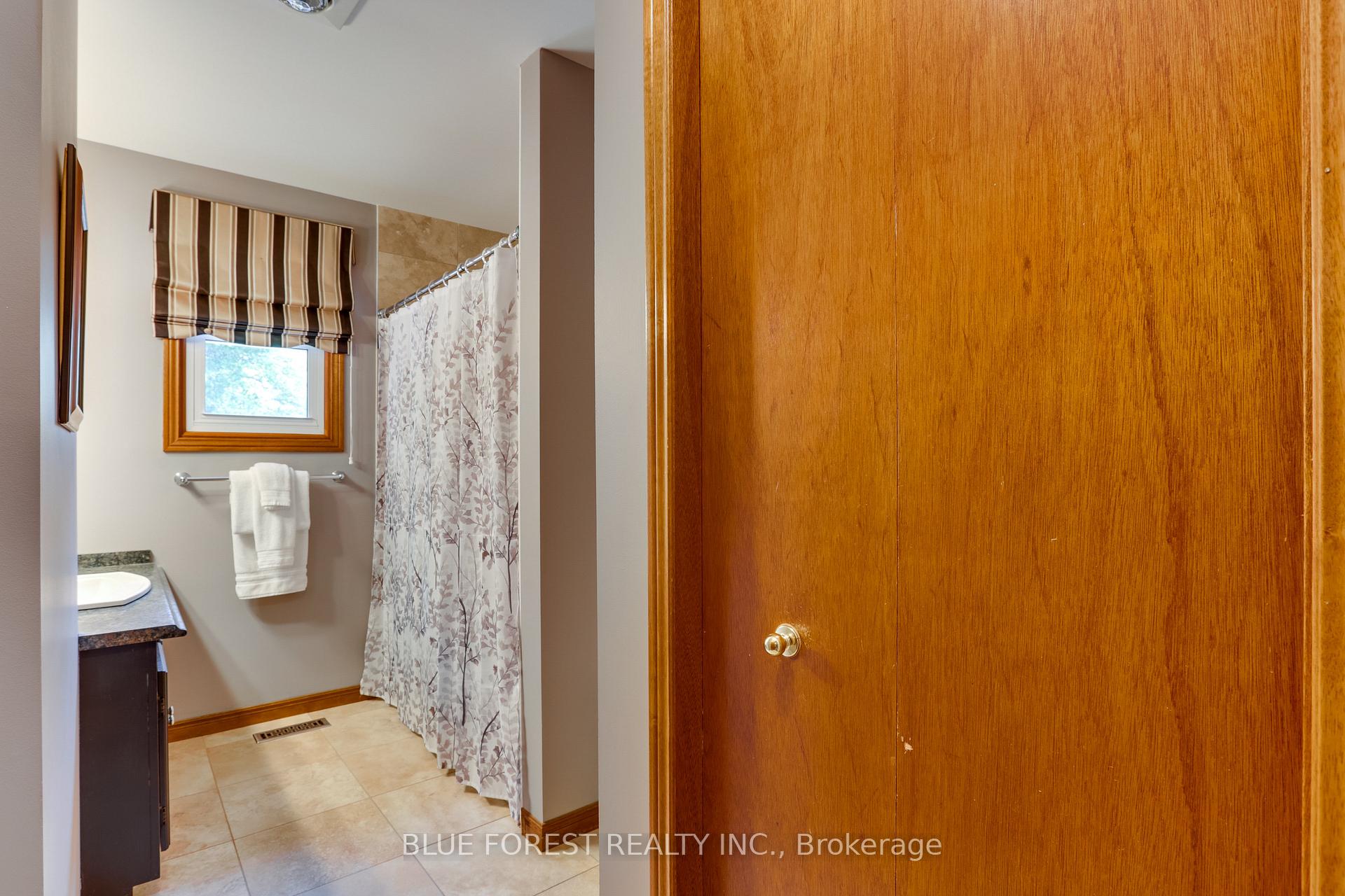 Photo 12 of 186 Scarlett Circle, Thames Centre, Dorchester — HOMEH