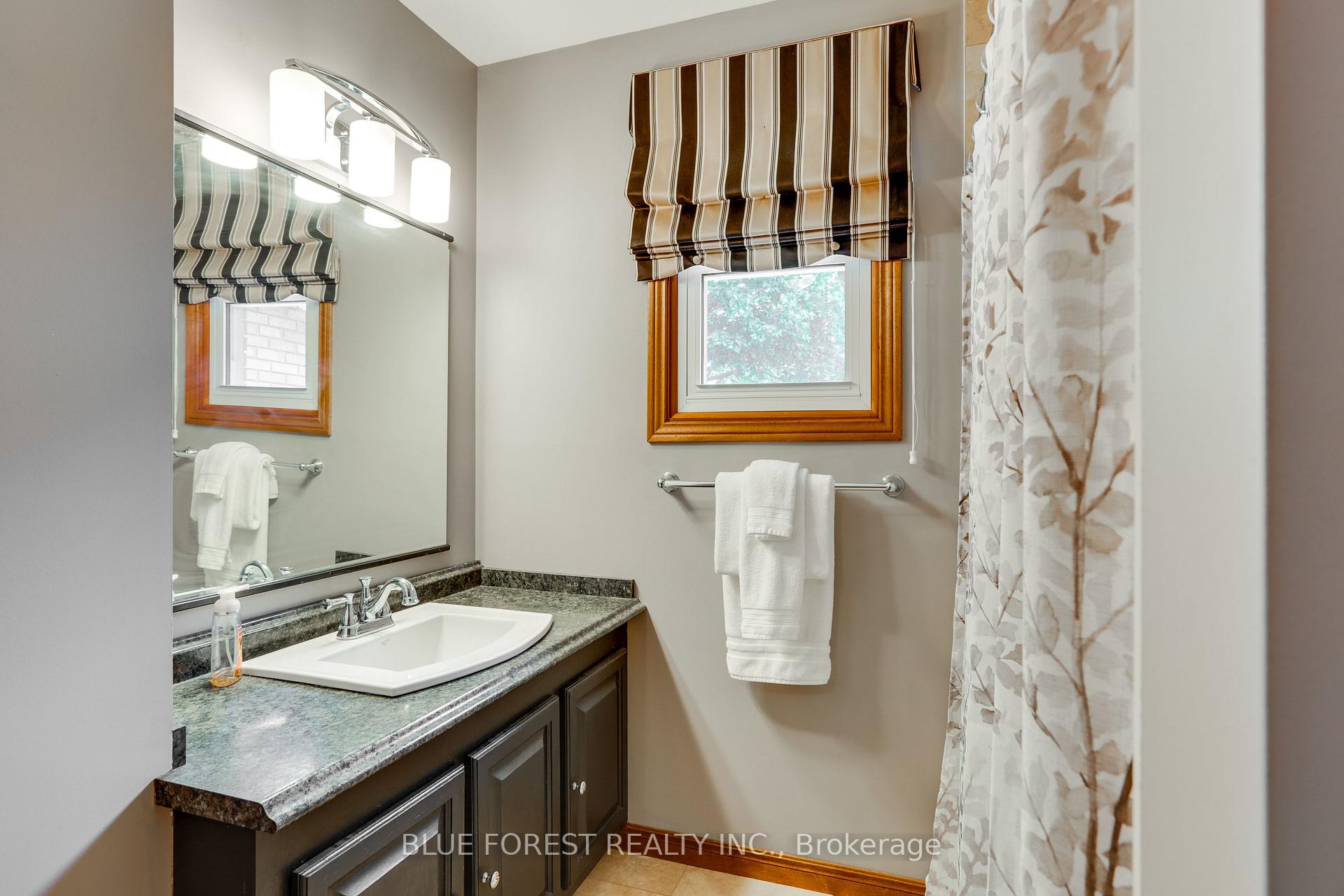 Photo 13 of 186 Scarlett Circle, Thames Centre, Dorchester — HOMEH