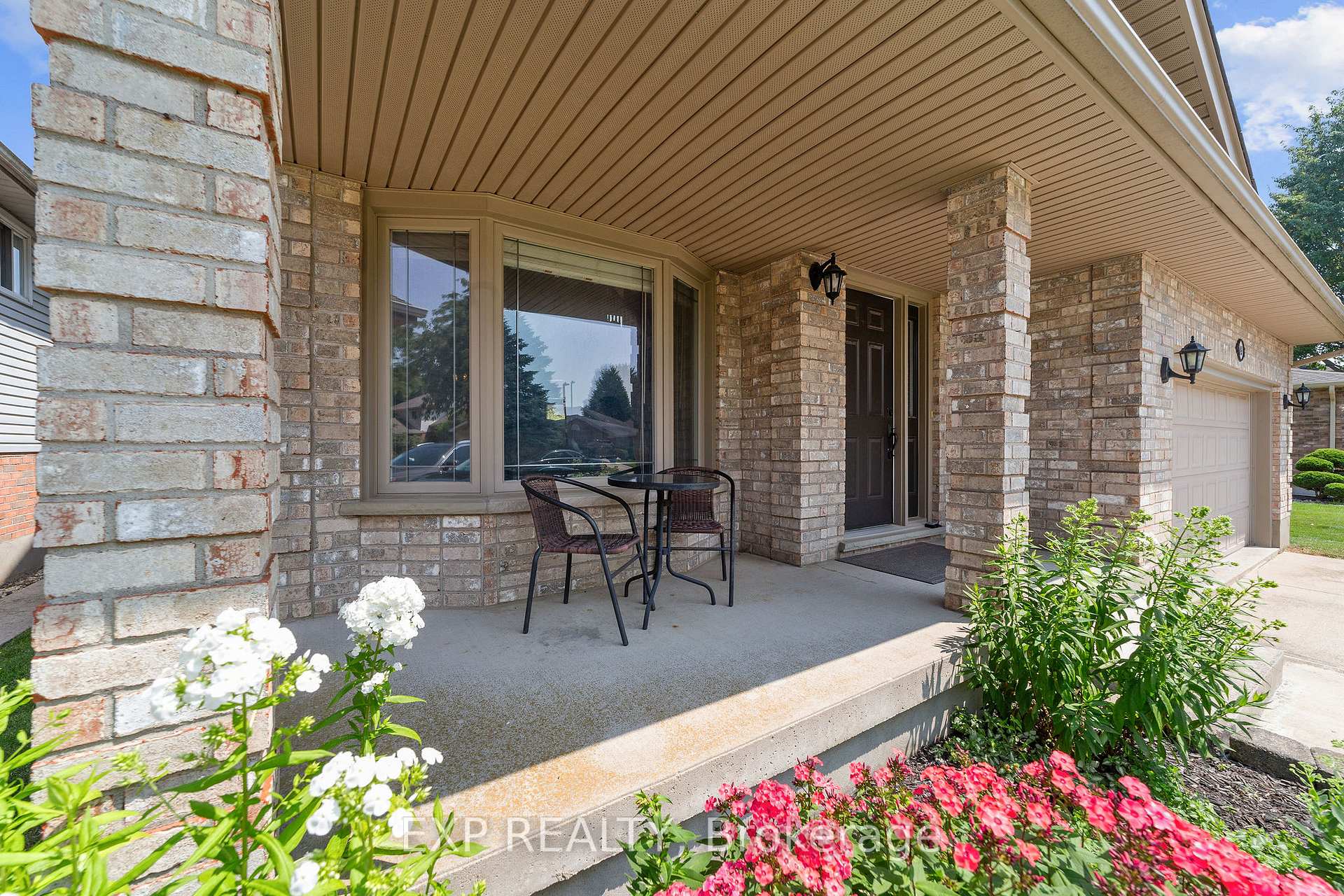 Photo 4 of 489 Riverview Drive, Strathroy-Caradoc, NE — HOMEH
