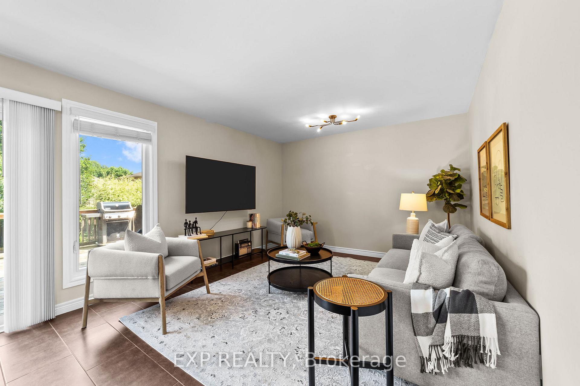 Photo 5 of 489 Riverview Drive, Strathroy-Caradoc, NE — HOMEH