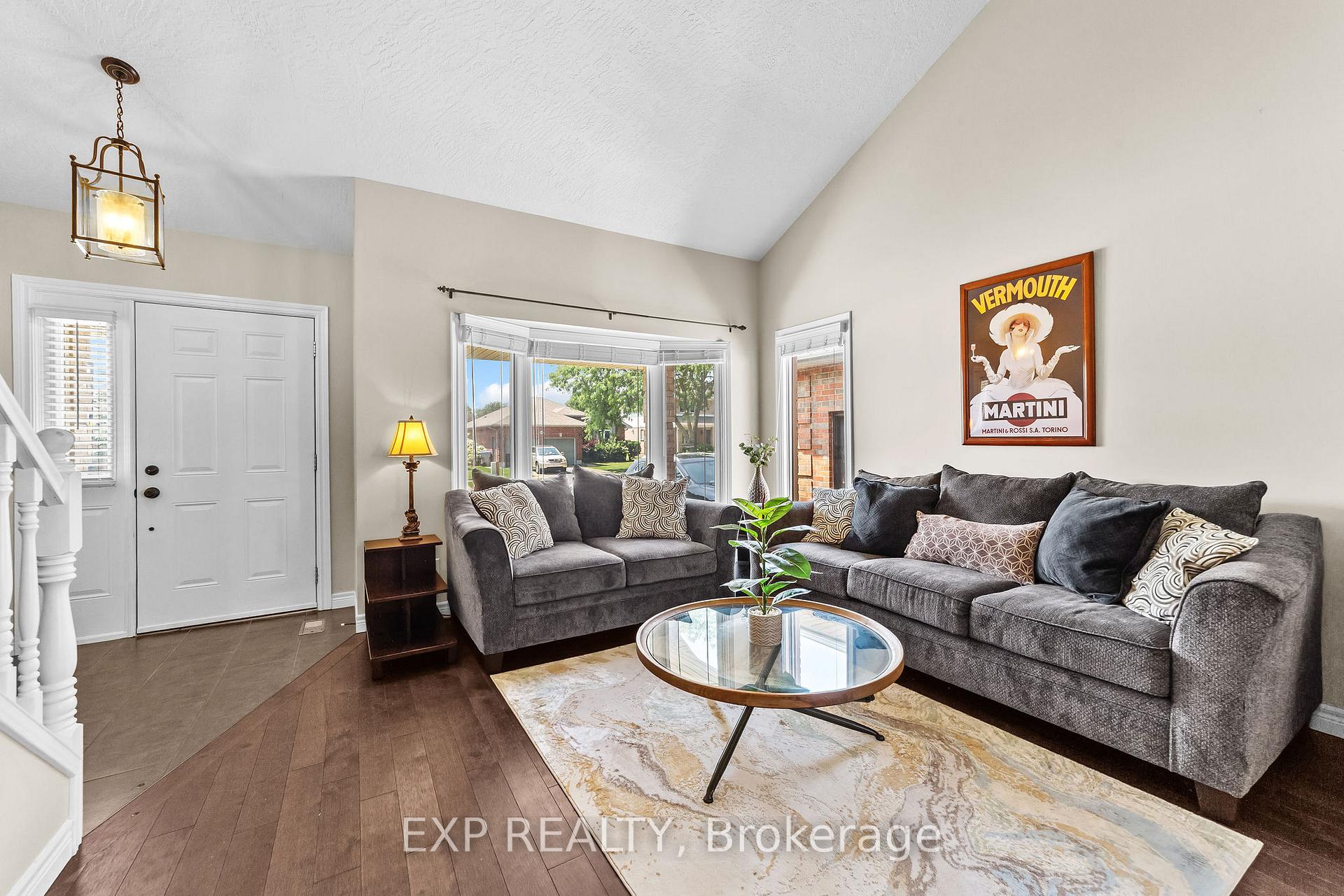 Photo 7 of 489 Riverview Drive, Strathroy-Caradoc, NE — HOMEH