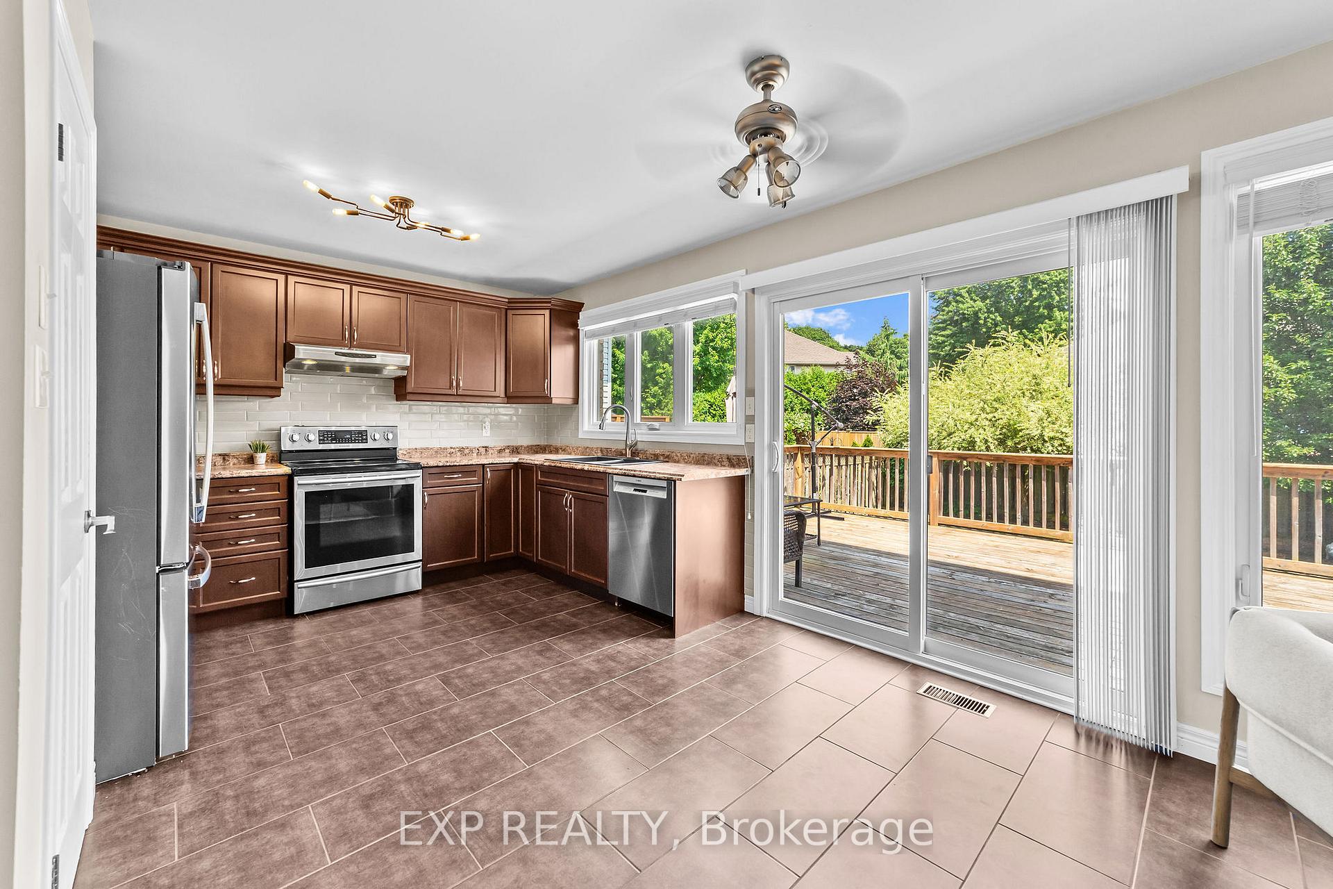Photo 10 of 489 Riverview Drive, Strathroy-Caradoc, NE — HOMEH