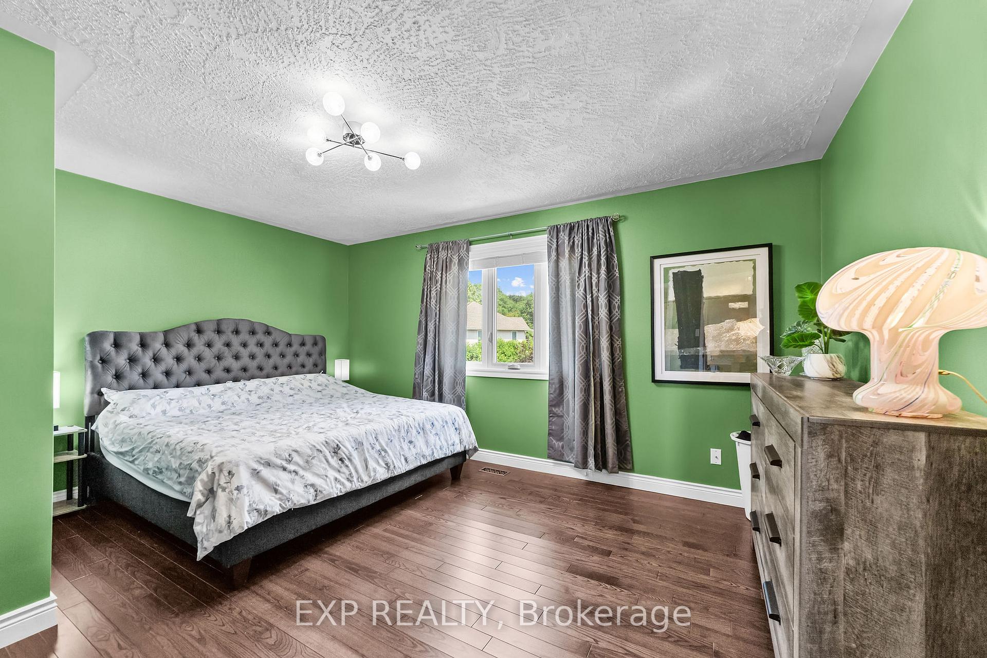 Photo 18 of 489 Riverview Drive, Strathroy-Caradoc, NE — HOMEH