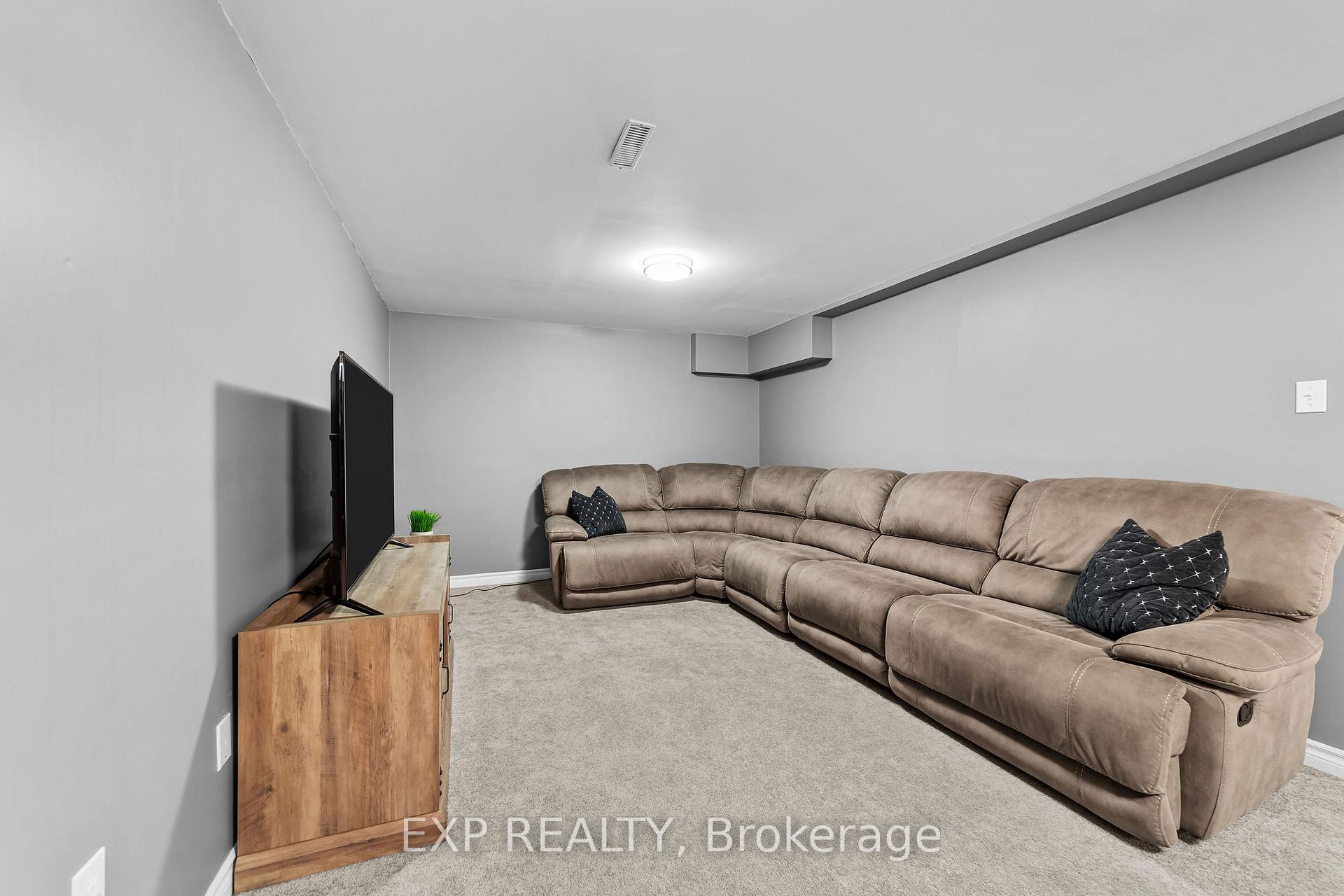 Photo 29 of 489 Riverview Drive, Strathroy-Caradoc, NE — HOMEH