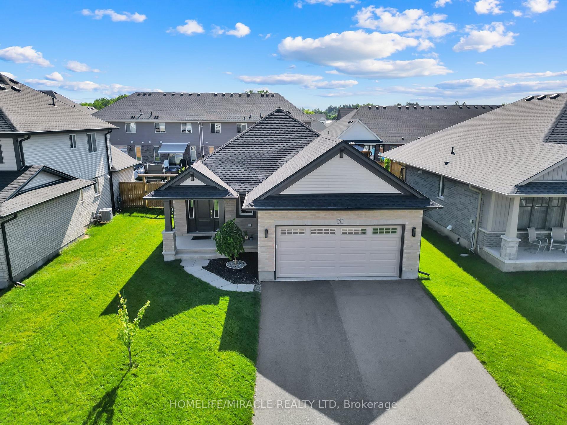 Photo 1 of 7 Curren Crescent, Tillsonburg — HOMEH