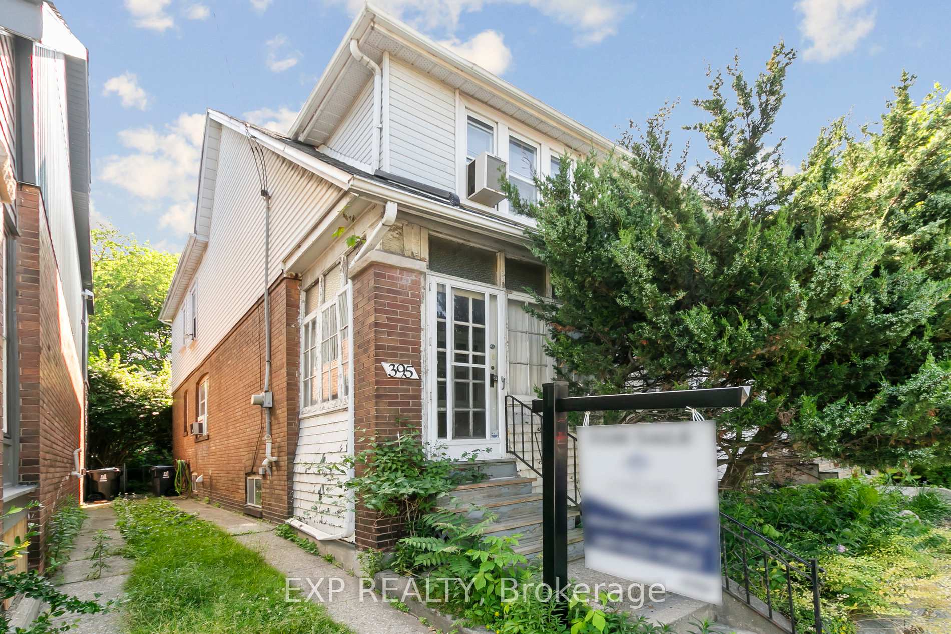 Front of 395 Woodbine Avenue