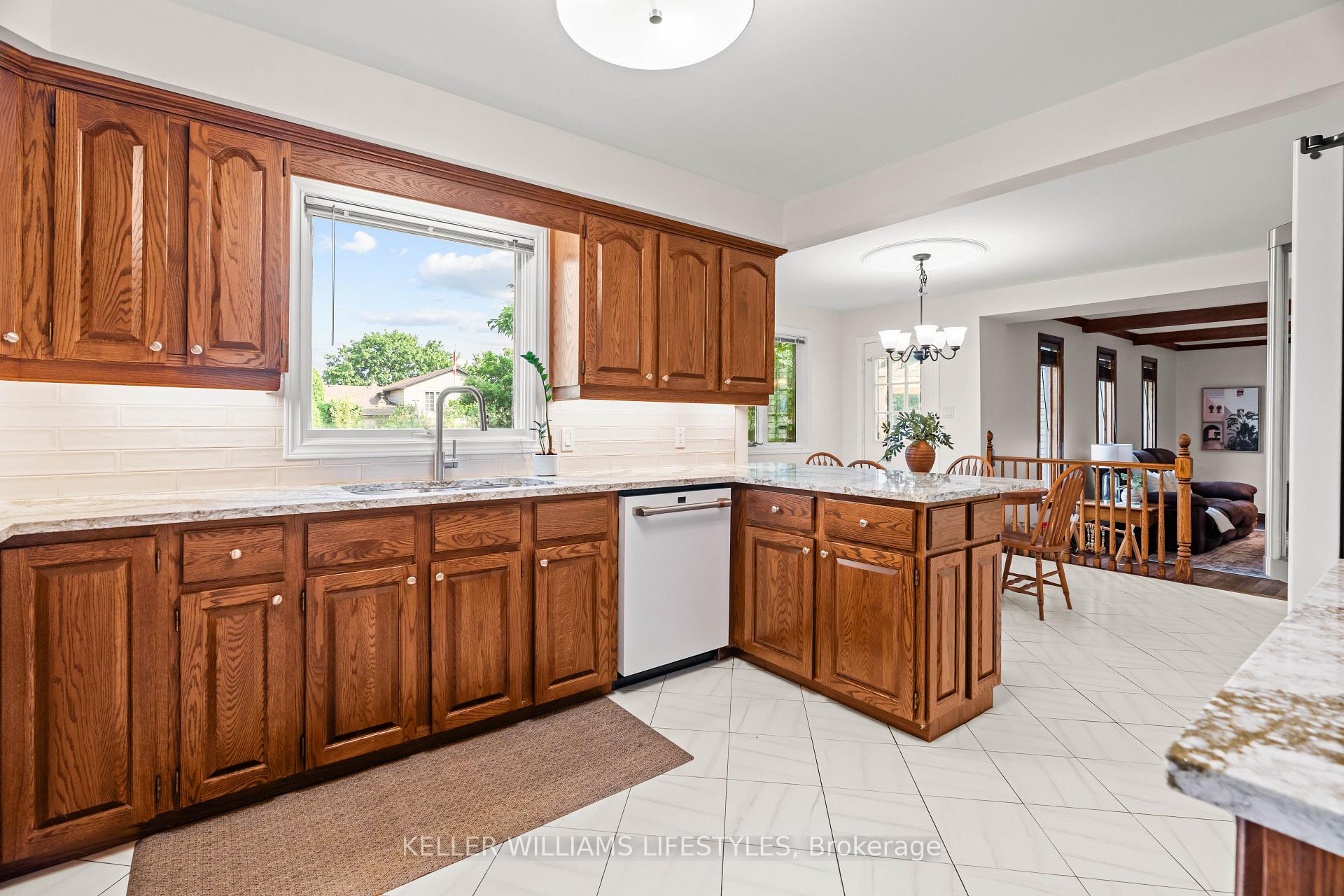 Photo 16 of 450 Scott Street E, Strathroy-Caradoc, SE — HOMEH
