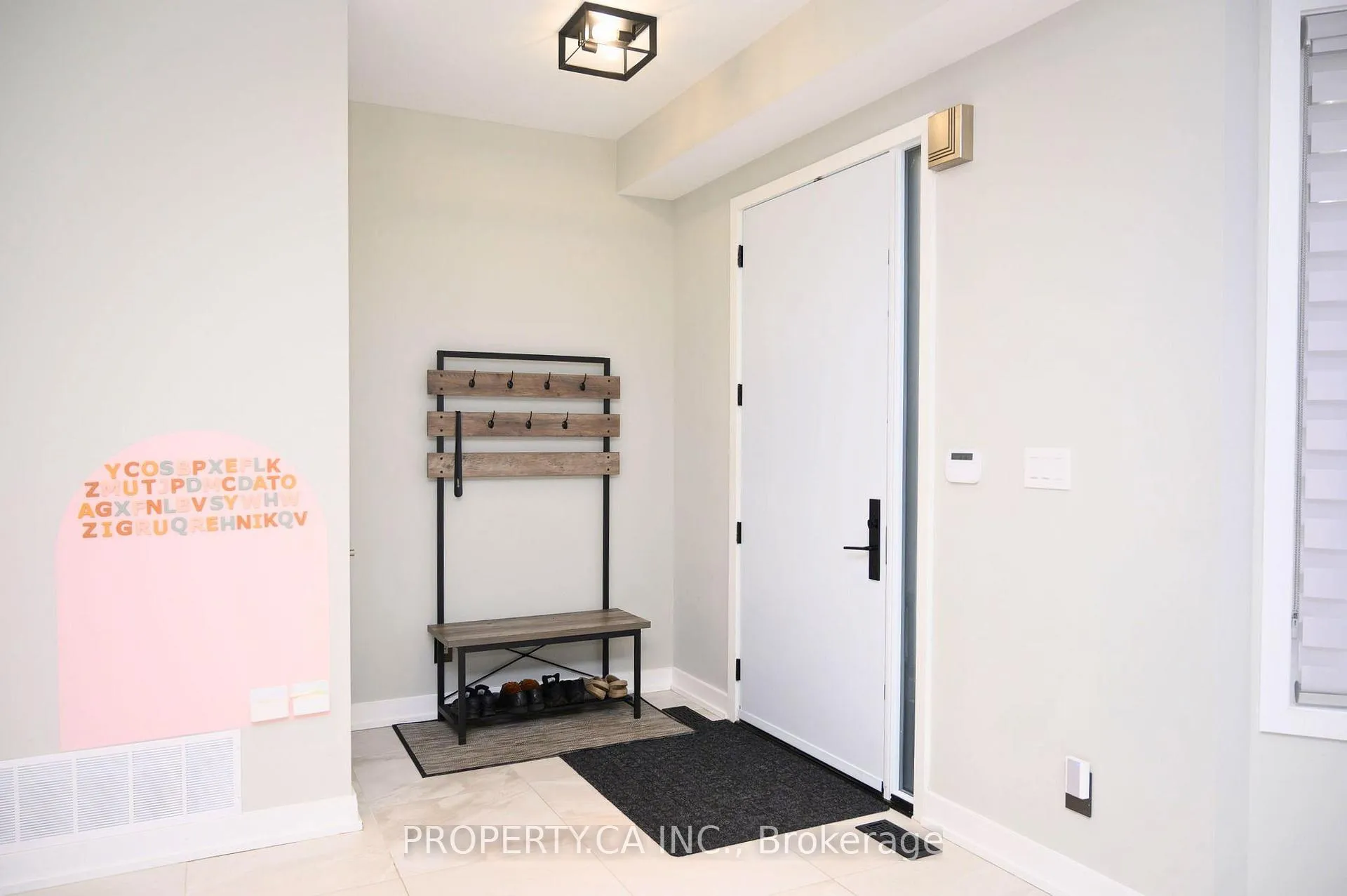Photo 4 of 9 Northbrook Road, Toronto, East York — HOMEH