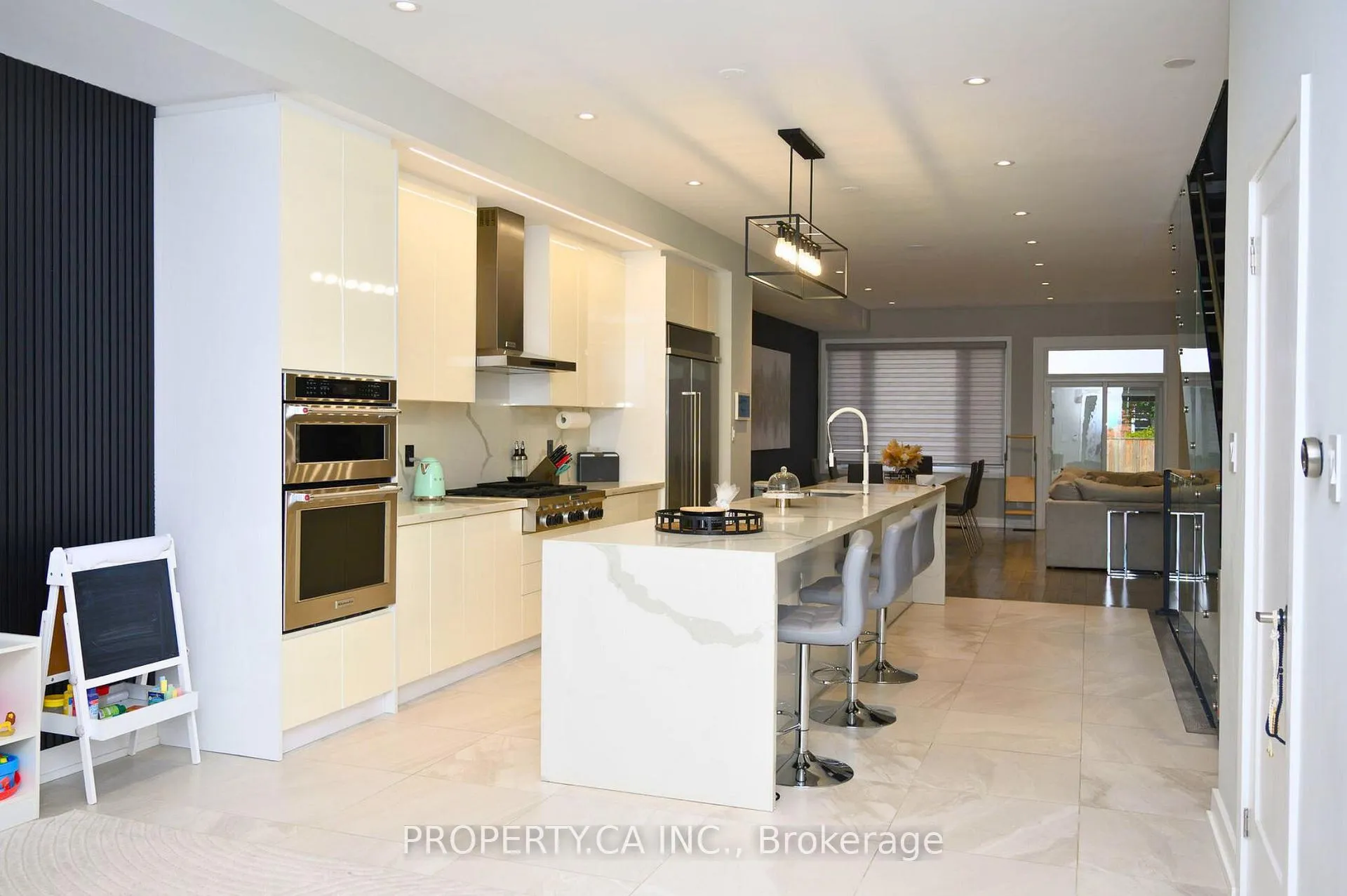 Photo 5 of 9 Northbrook Road, Toronto, East York — HOMEH