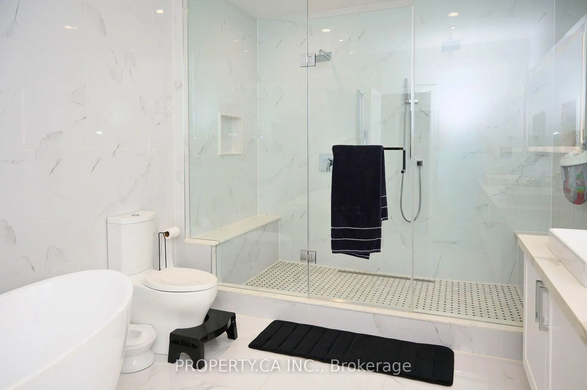 Photo 18 of 9 Northbrook Road, Toronto, East York — HOMEH