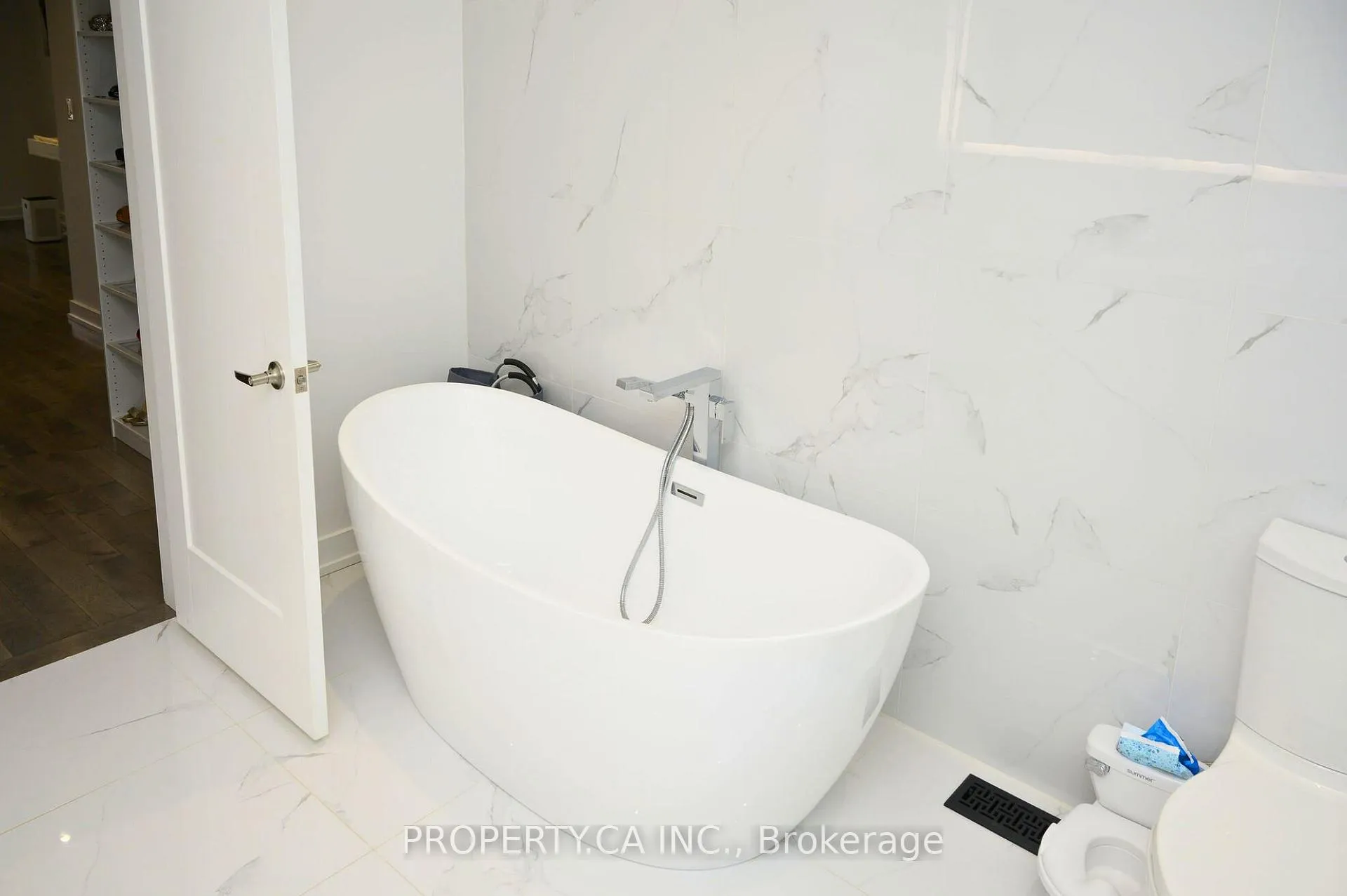 Photo 19 of 9 Northbrook Road, Toronto, East York — HOMEH