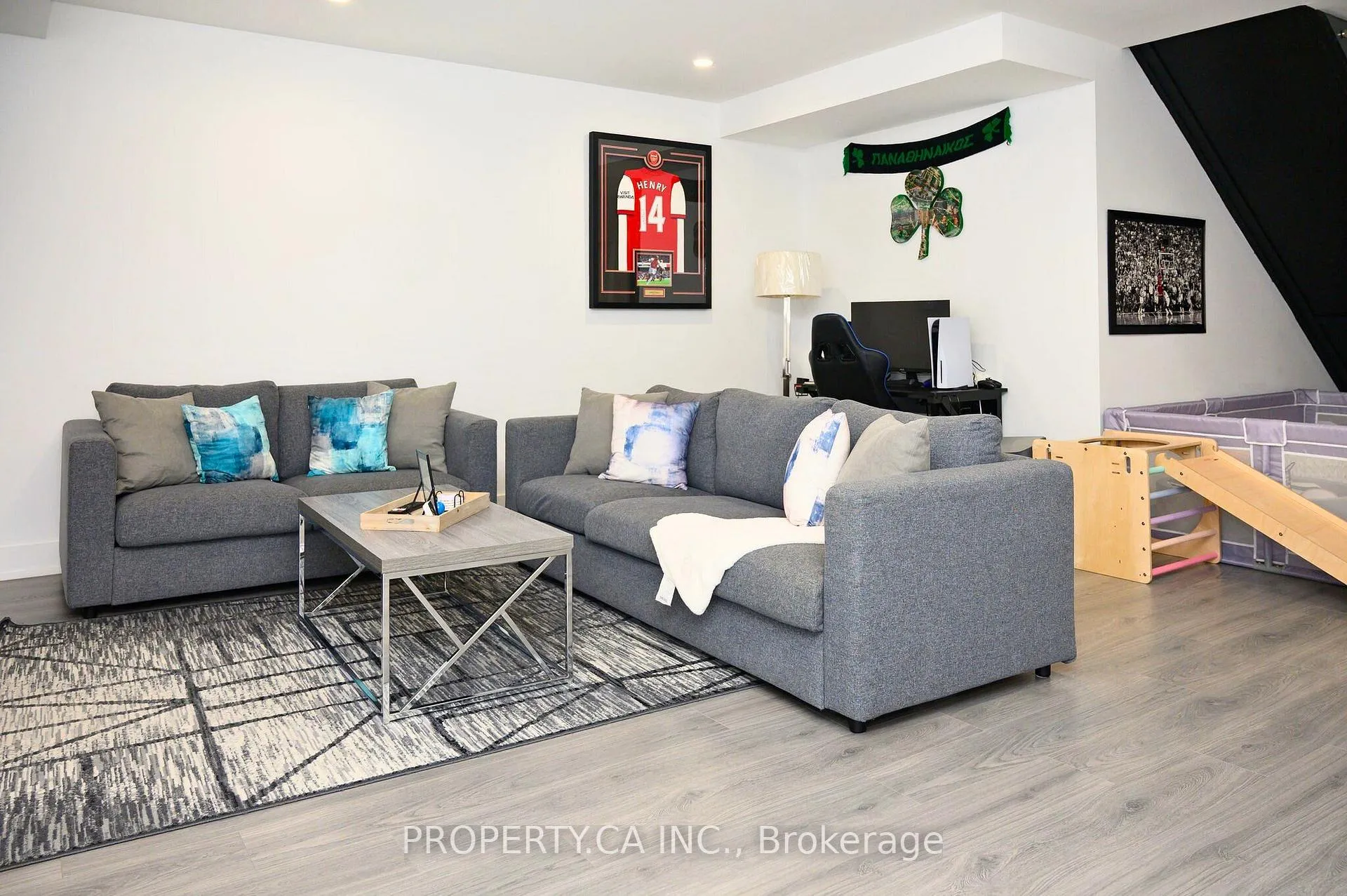 Photo 33 of 9 Northbrook Road, Toronto, East York — HOMEH