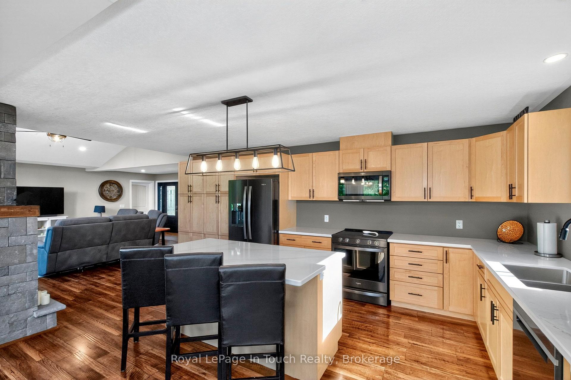 Photo 5 of 285 Dorion Road, Tiny, Rural Tiny — HOMEH