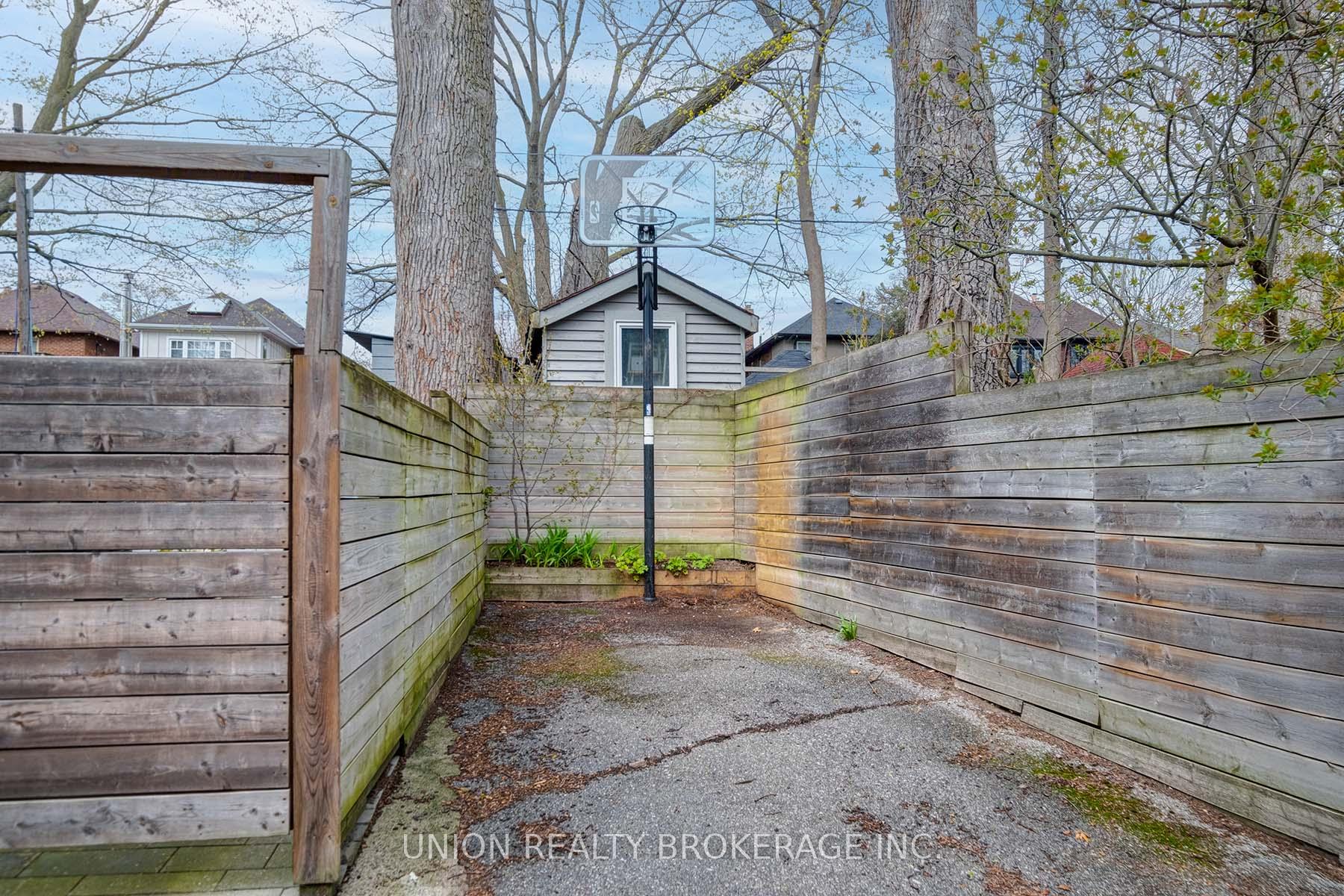 Photo 24 of 28 Cavendish Street, Toronto, The Beaches — HOMEH