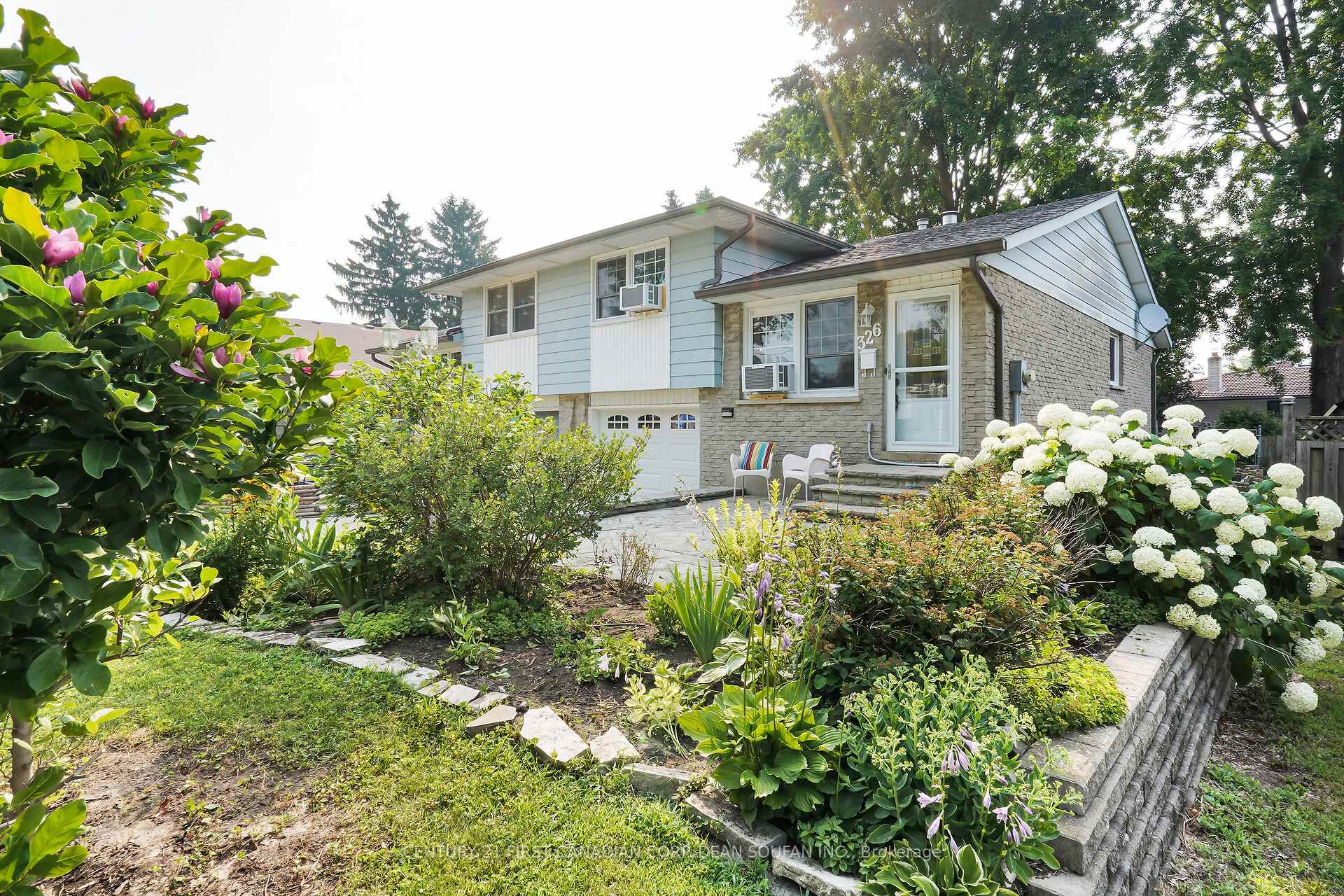 Photo 3 of 326 Burns Street, Strathroy-Caradoc, SW — HOMEH