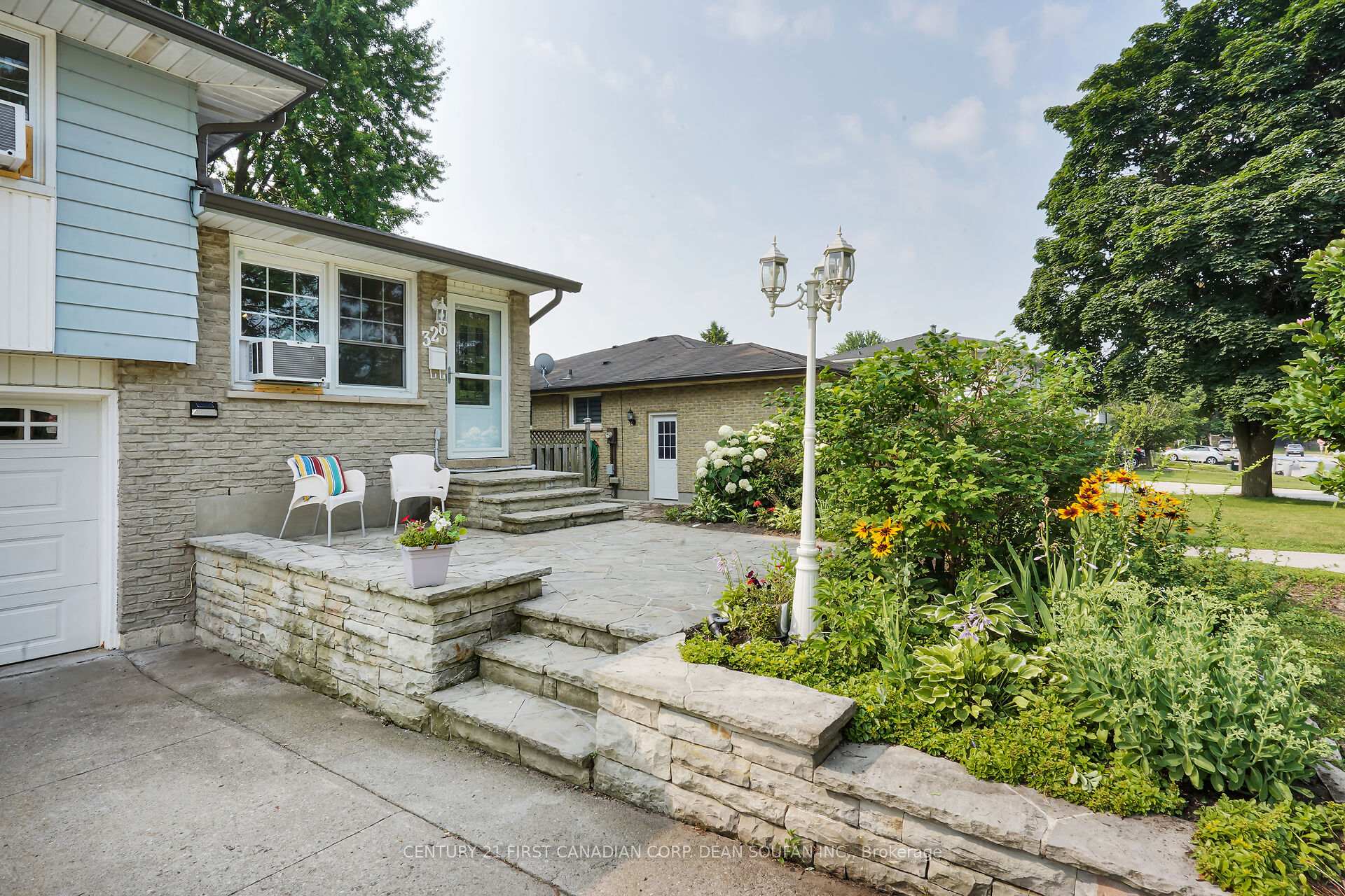 Photo 4 of 326 Burns Street, Strathroy-Caradoc, SW — HOMEH