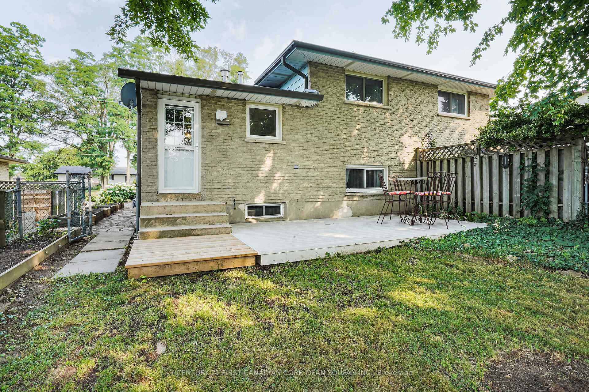 Photo 36 of 326 Burns Street, Strathroy-Caradoc, SW — HOMEH