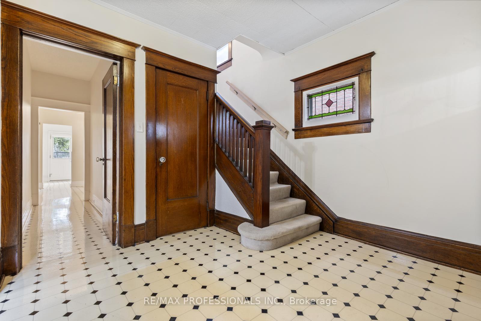 Photo 2 of 47 Manor Road E, Toronto, Mount Pleasant West — HOMEH
