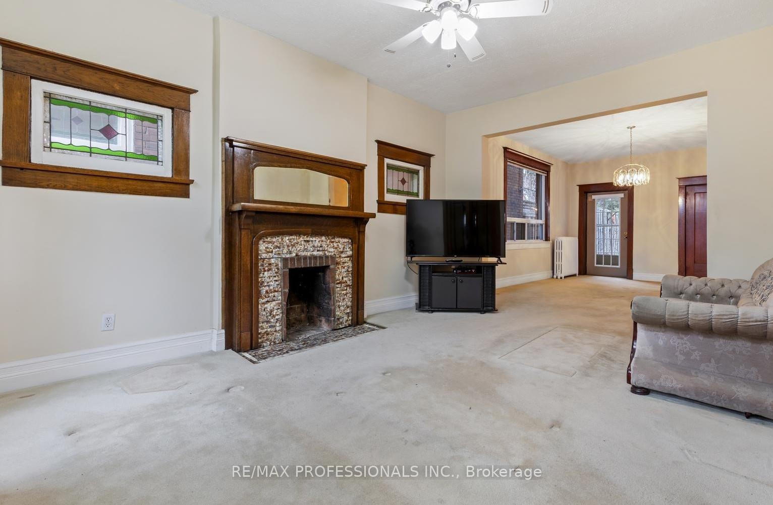 Photo 3 of 47 Manor Road E, Toronto, Mount Pleasant West — HOMEH