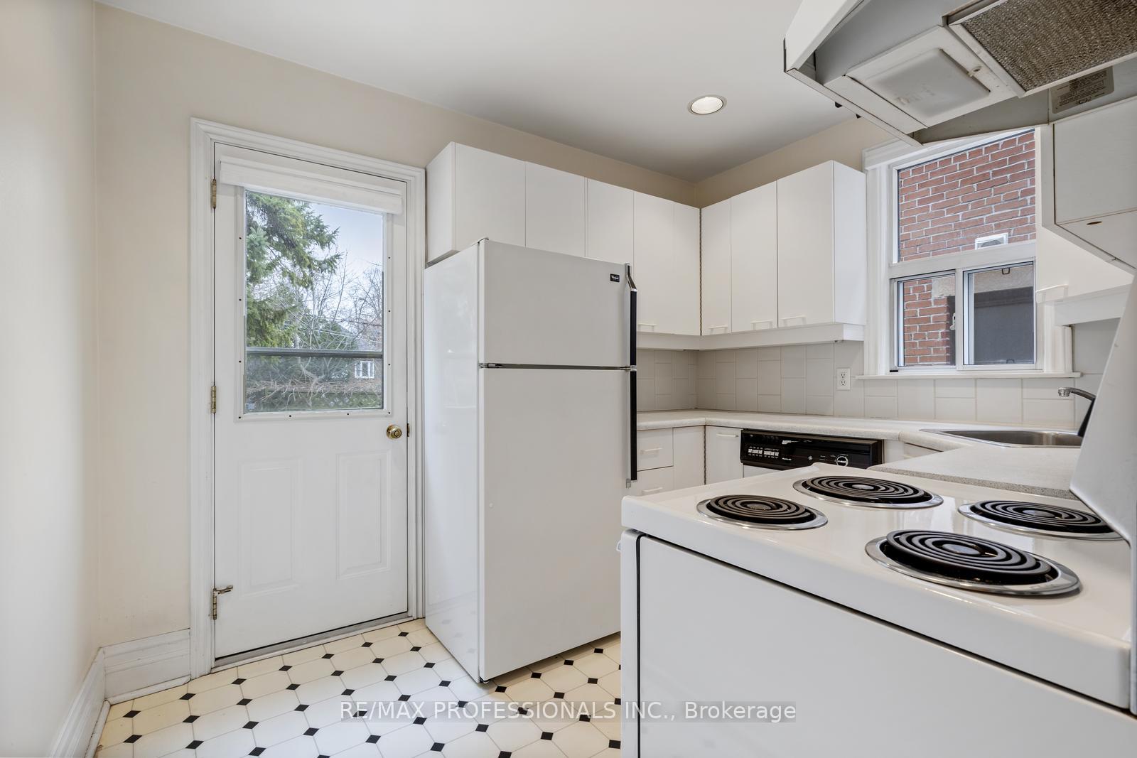 Photo 7 of 47 Manor Road E, Toronto, Mount Pleasant West — HOMEH