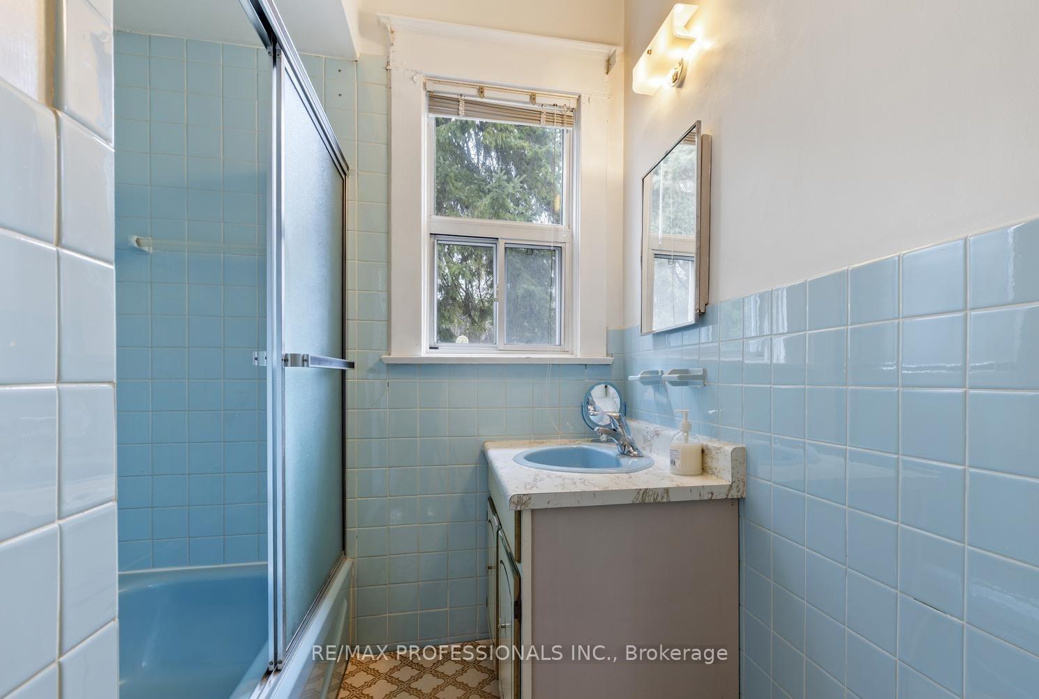 Photo 8 of 47 Manor Road E, Toronto, Mount Pleasant West — HOMEH