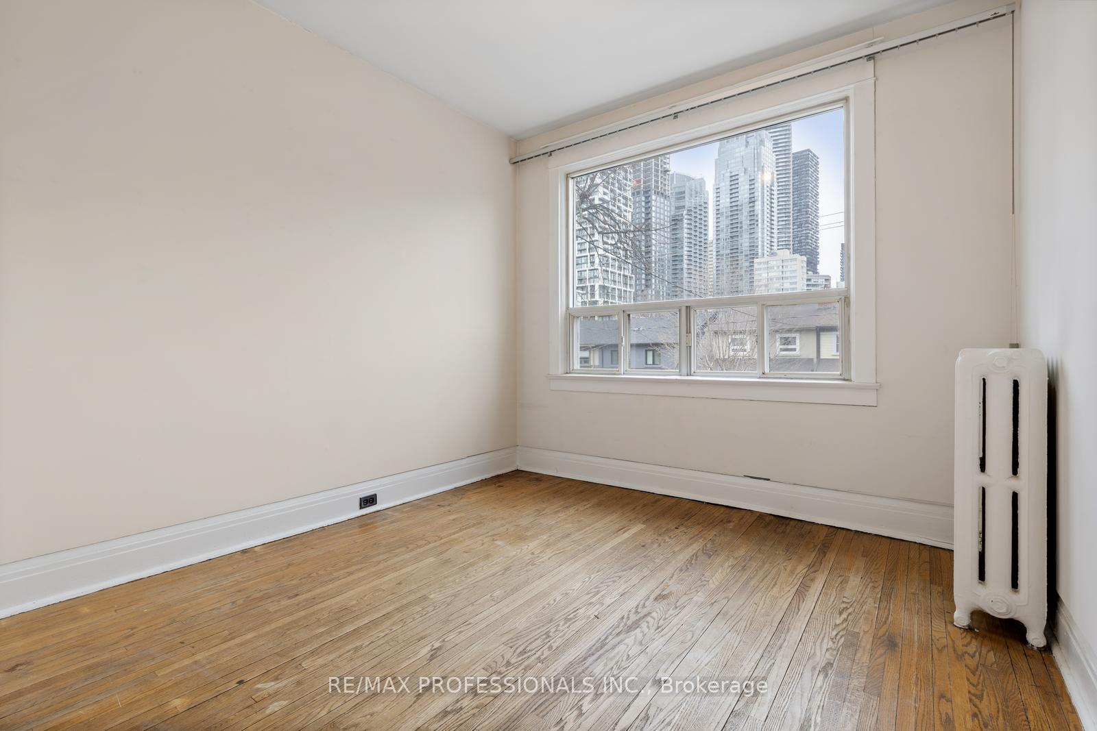 Photo 12 of 47 Manor Road E, Toronto, Mount Pleasant West — HOMEH