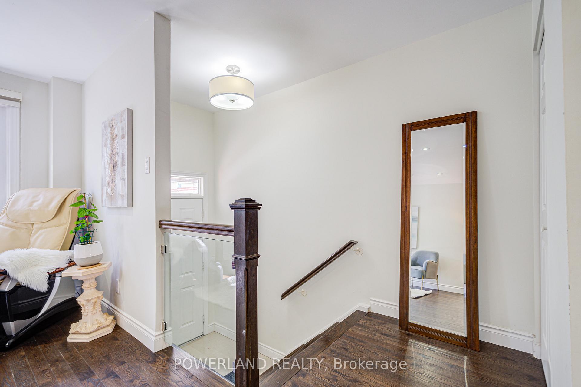 Photo 5 of 20 Coatsworth Crescent, Toronto, Woodbine Corridor — HOMEH