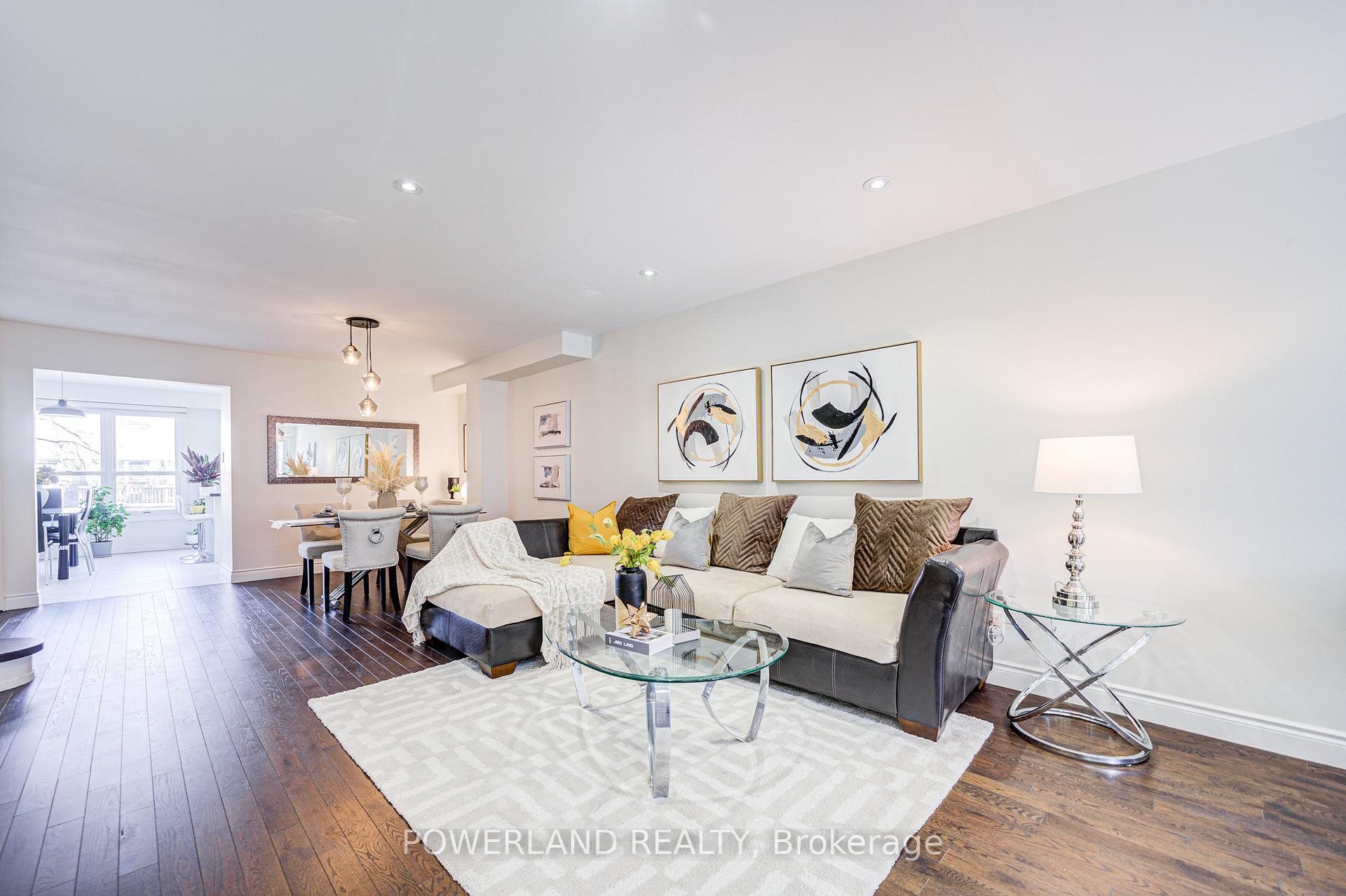 Photo 6 of 20 Coatsworth Crescent, Toronto, Woodbine Corridor — HOMEH