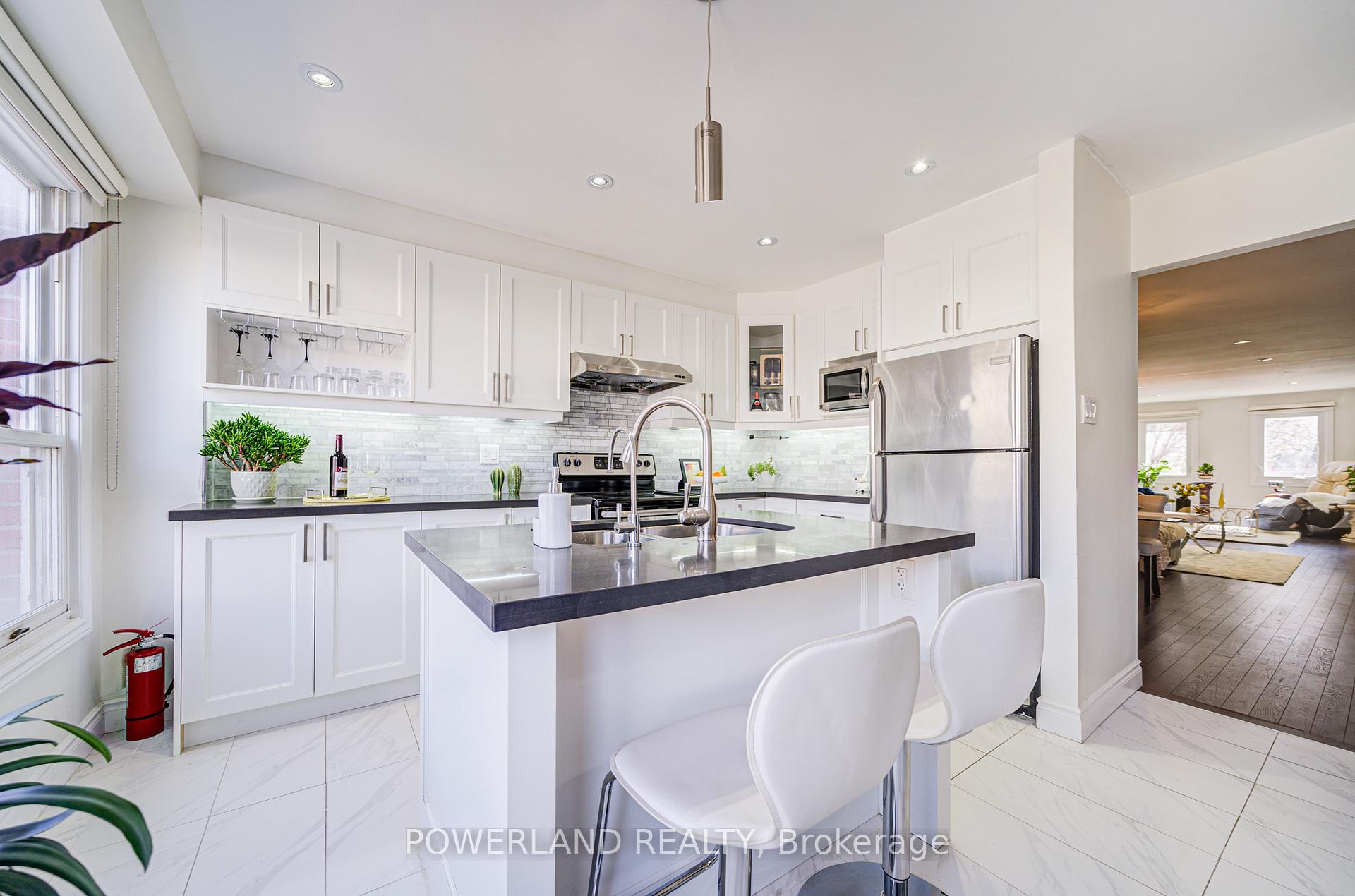 Photo 16 of 20 Coatsworth Crescent, Toronto, Woodbine Corridor — HOMEH