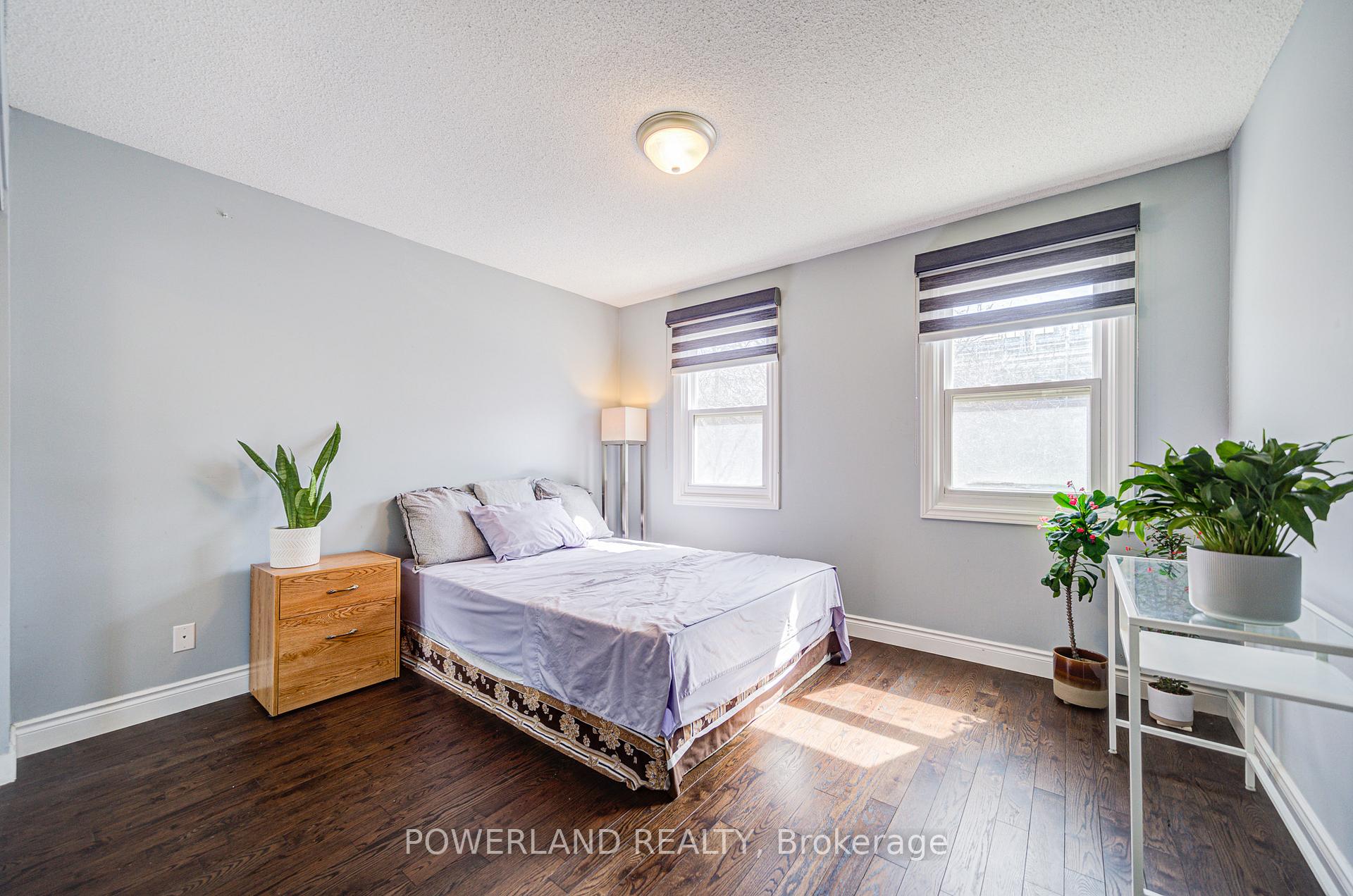 Photo 21 of 20 Coatsworth Crescent, Toronto, Woodbine Corridor — HOMEH