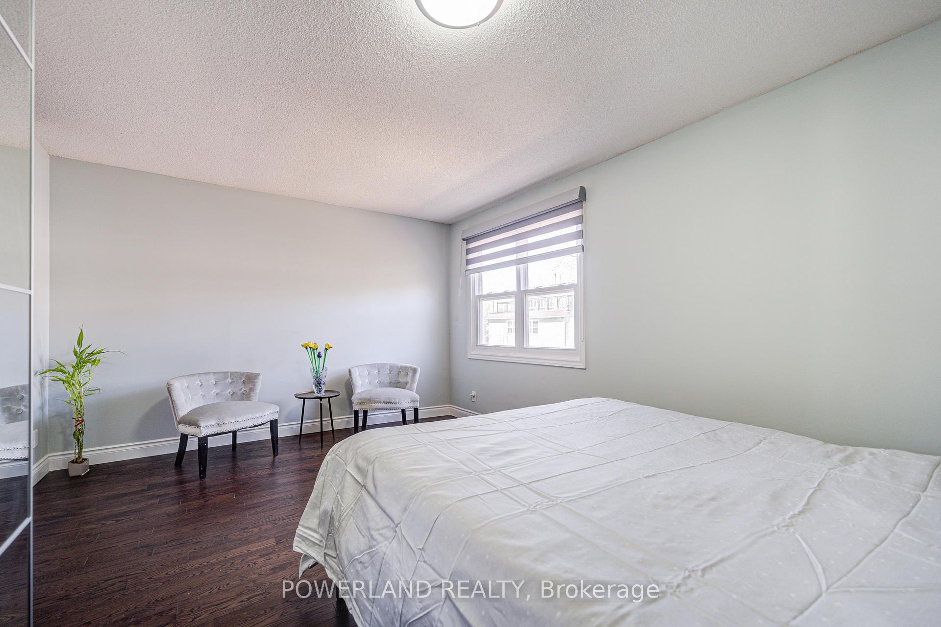 Photo 32 of 20 Coatsworth Crescent, Toronto, Woodbine Corridor — HOMEH