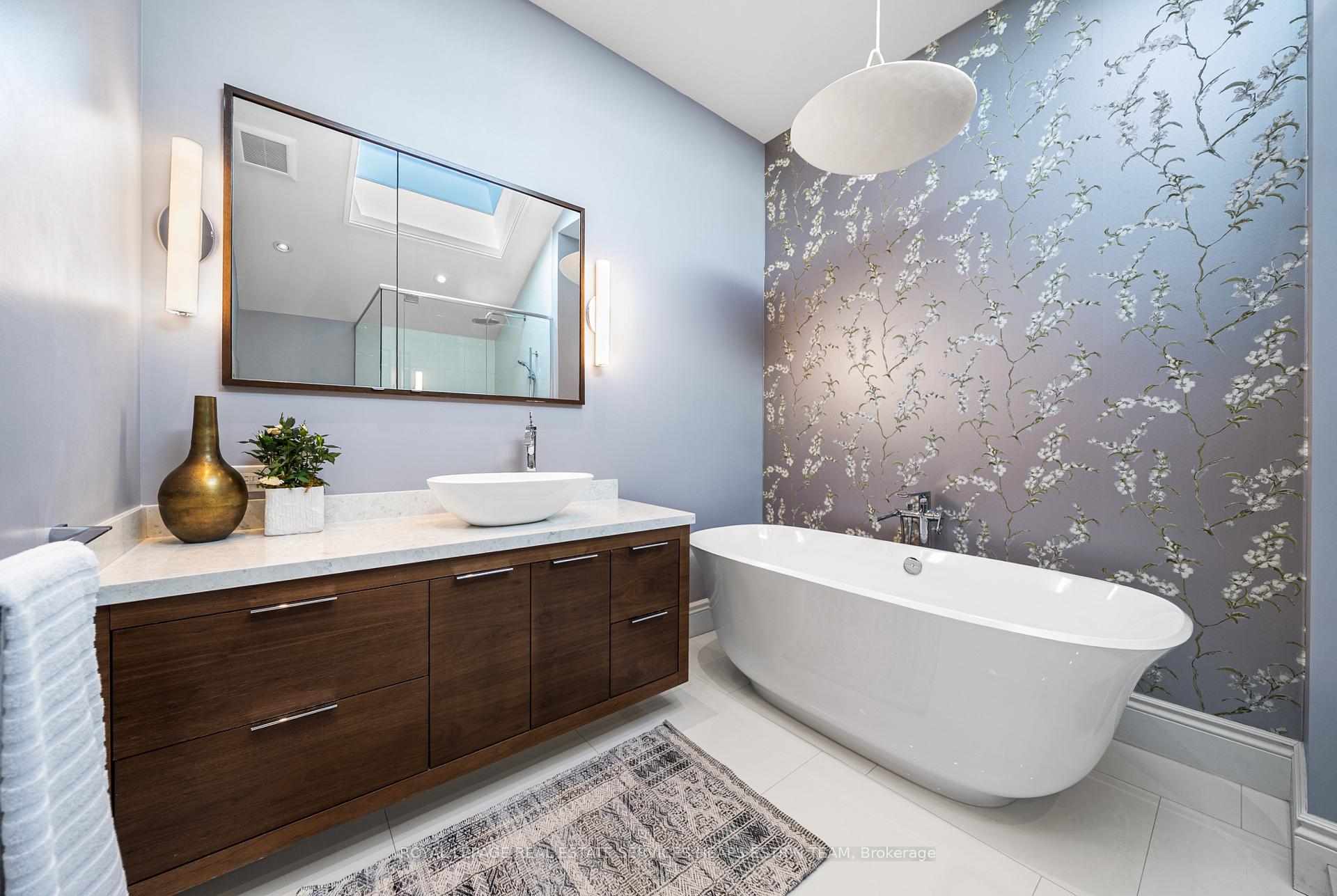 Photo 19 of 301 Bessborough Drive, Toronto, Leaside — HOMEH