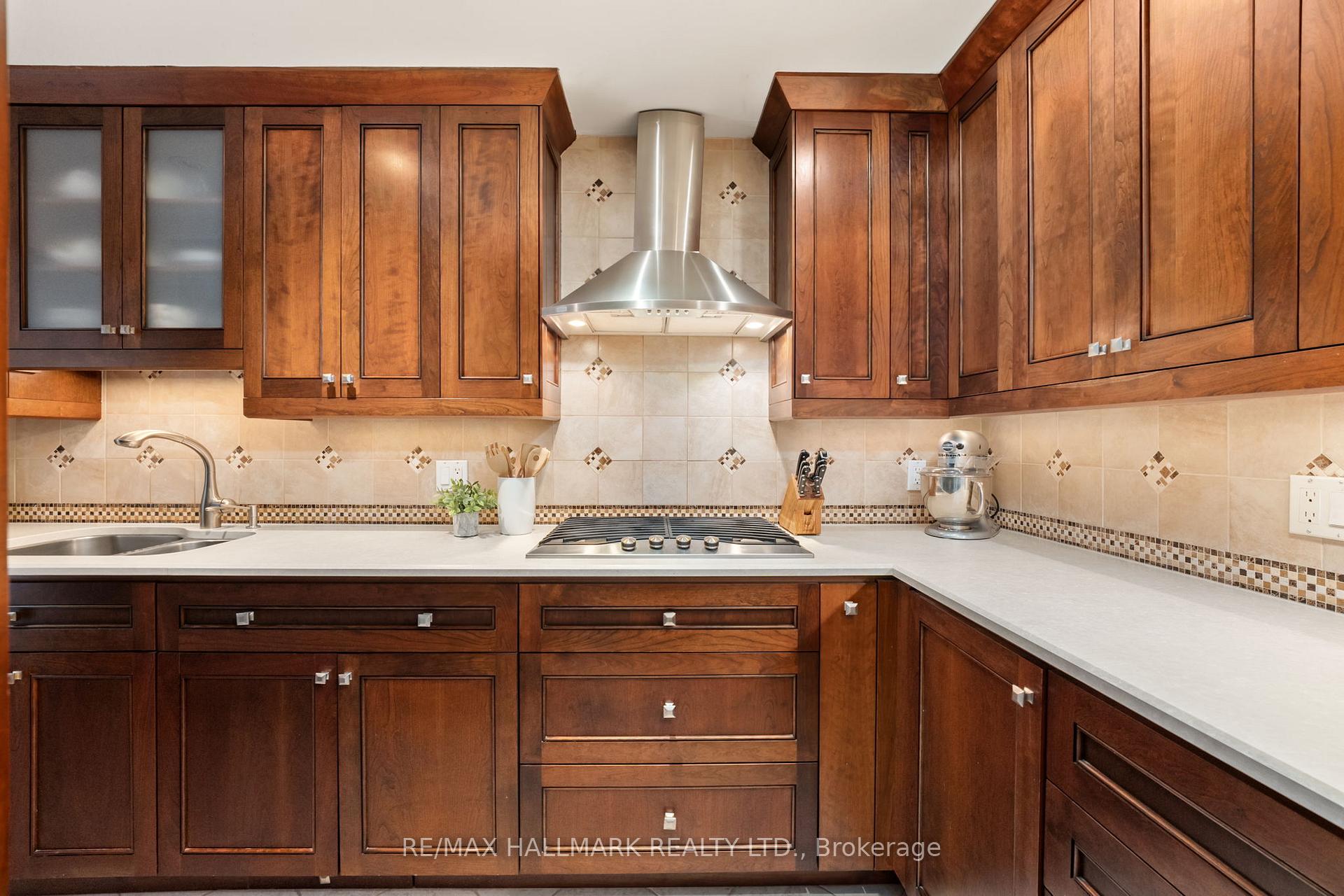 Photo 18 of 130 Banff Road, Toronto, Mount Pleasant East — HOMEH