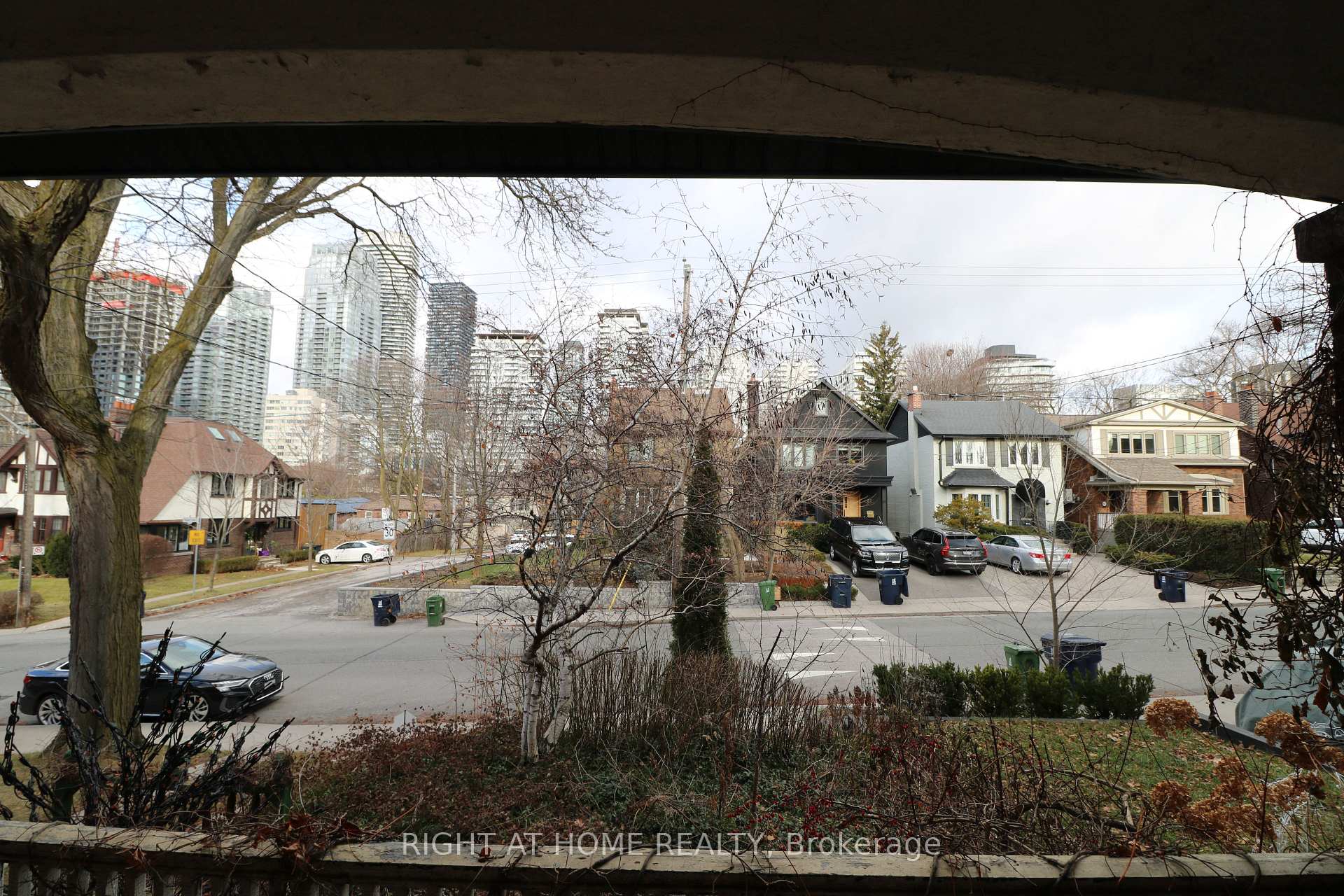 Photo 2 of 75 Manor Road E, Toronto, Mount Pleasant West — HOMEH