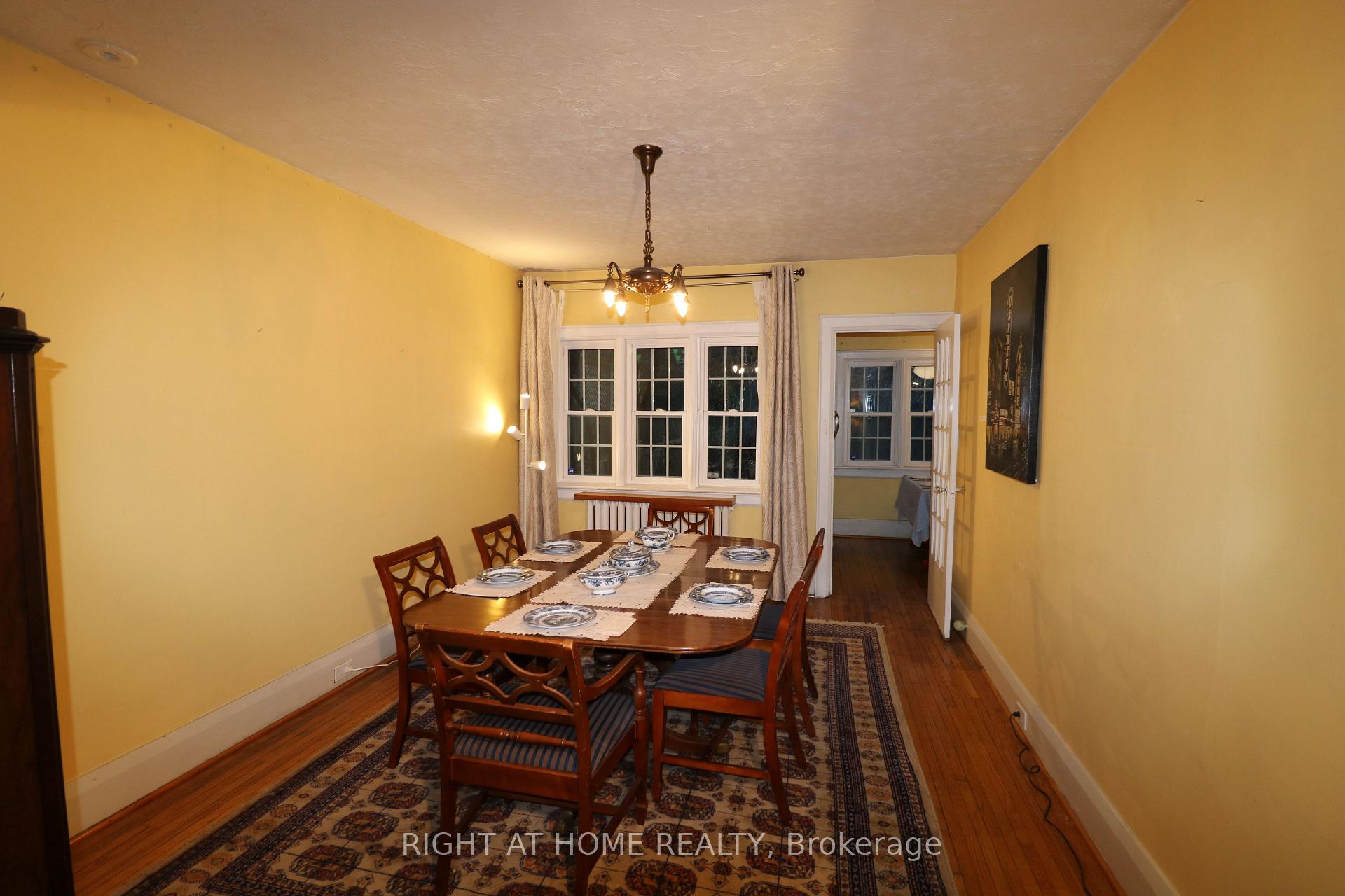 Photo 5 of 75 Manor Road E, Toronto, Mount Pleasant West — HOMEH
