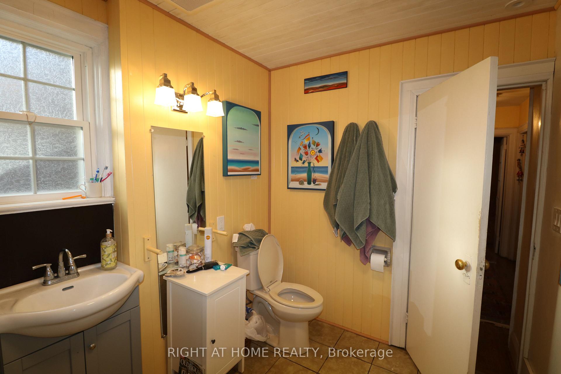 Photo 9 of 75 Manor Road E, Toronto, Mount Pleasant West — HOMEH