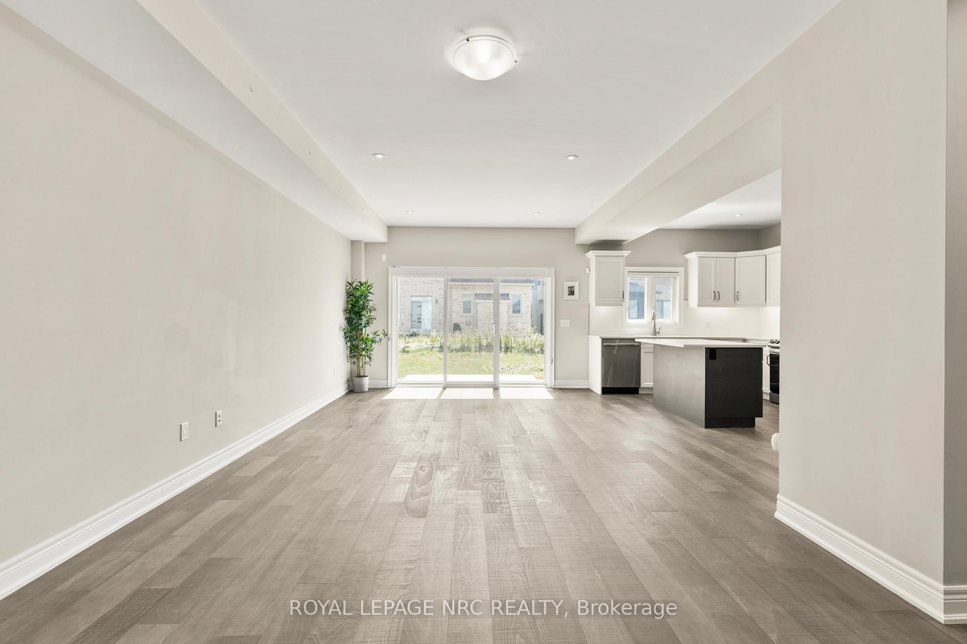 Photo 8 of Unit Upper Level, 25 Autumn Avenue, Thorold, Rolling Meadows — HOMEH
